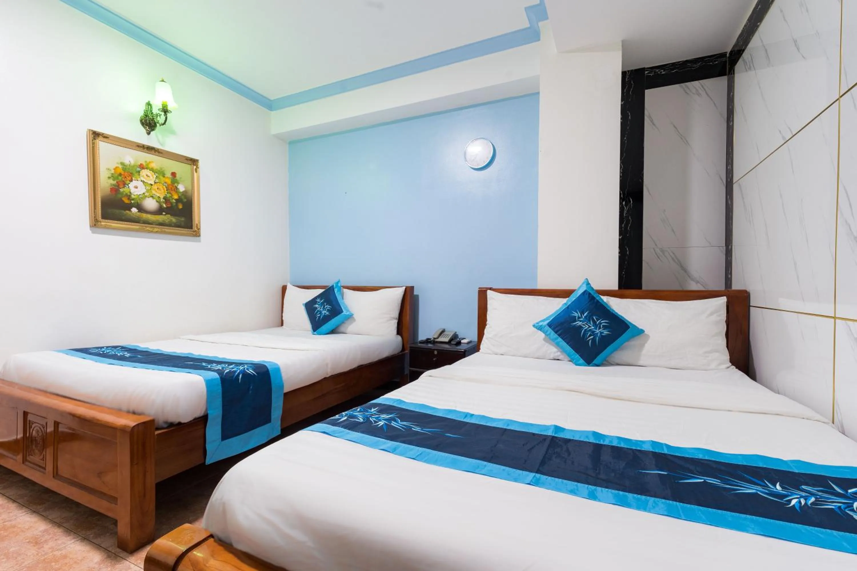 Photo of the whole room, Bed in Thanh Lan Hotel