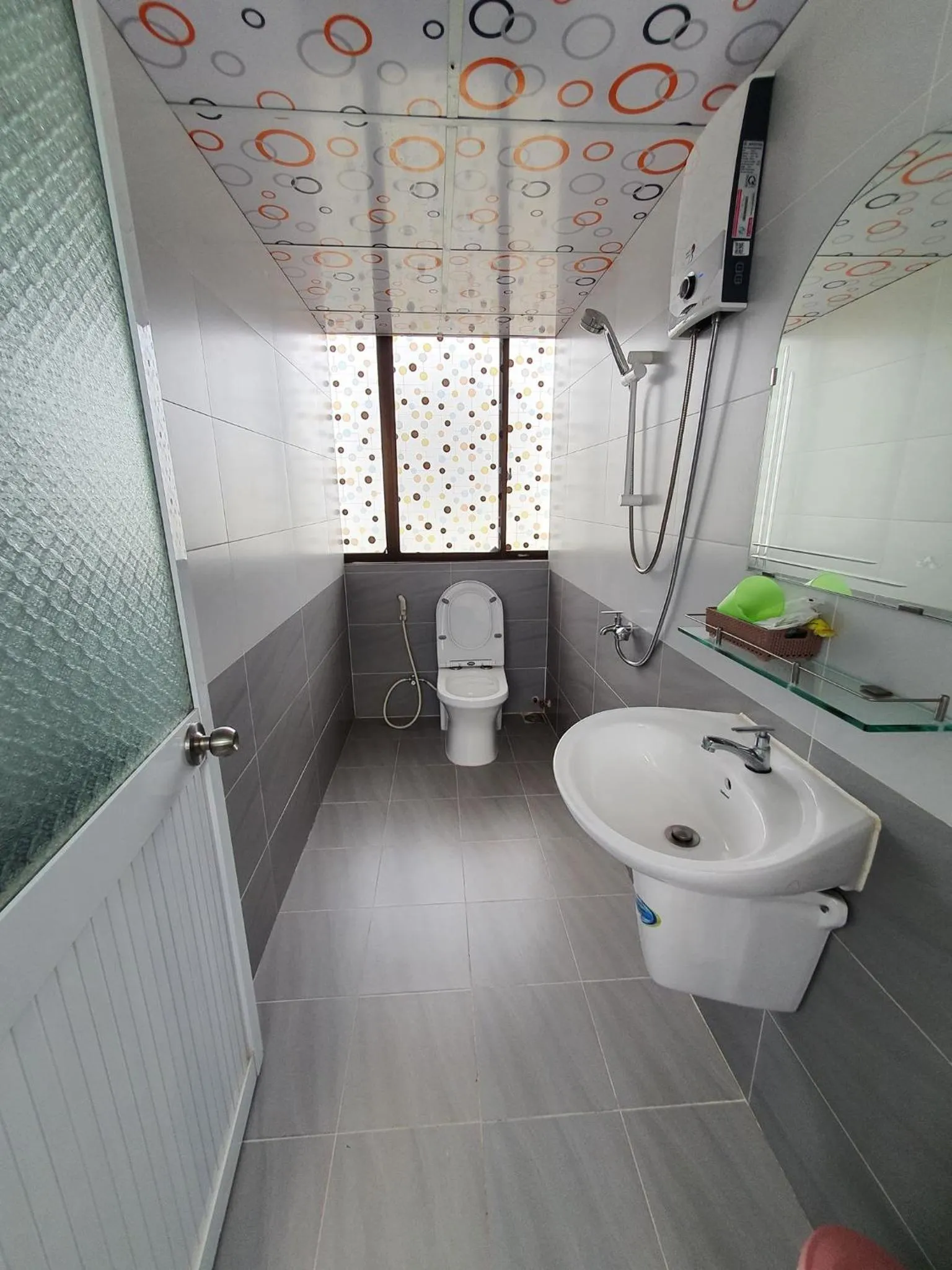 Shower in Thanh Lan Hotel