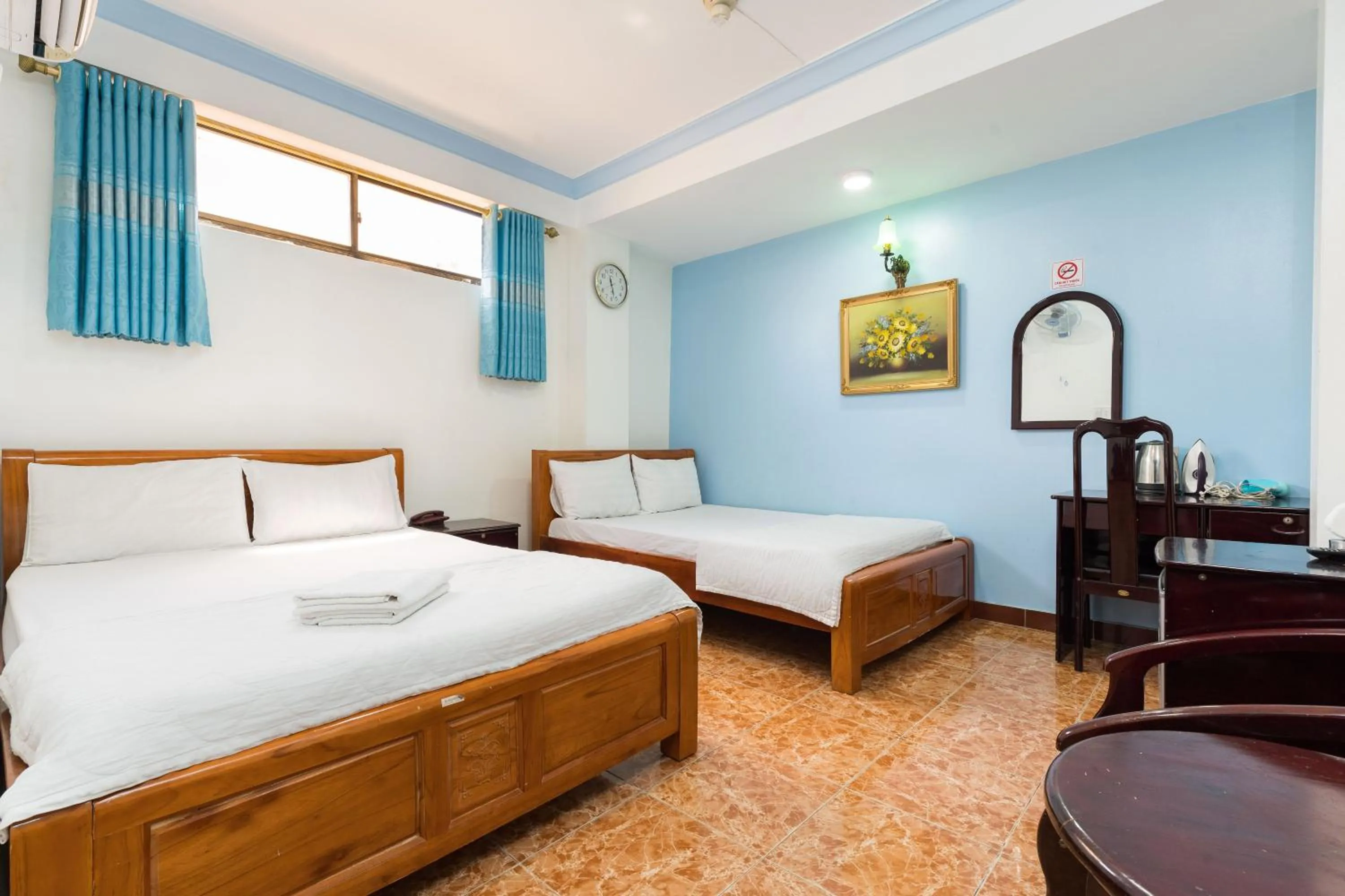 Photo of the whole room, Bed in Thanh Lan Hotel