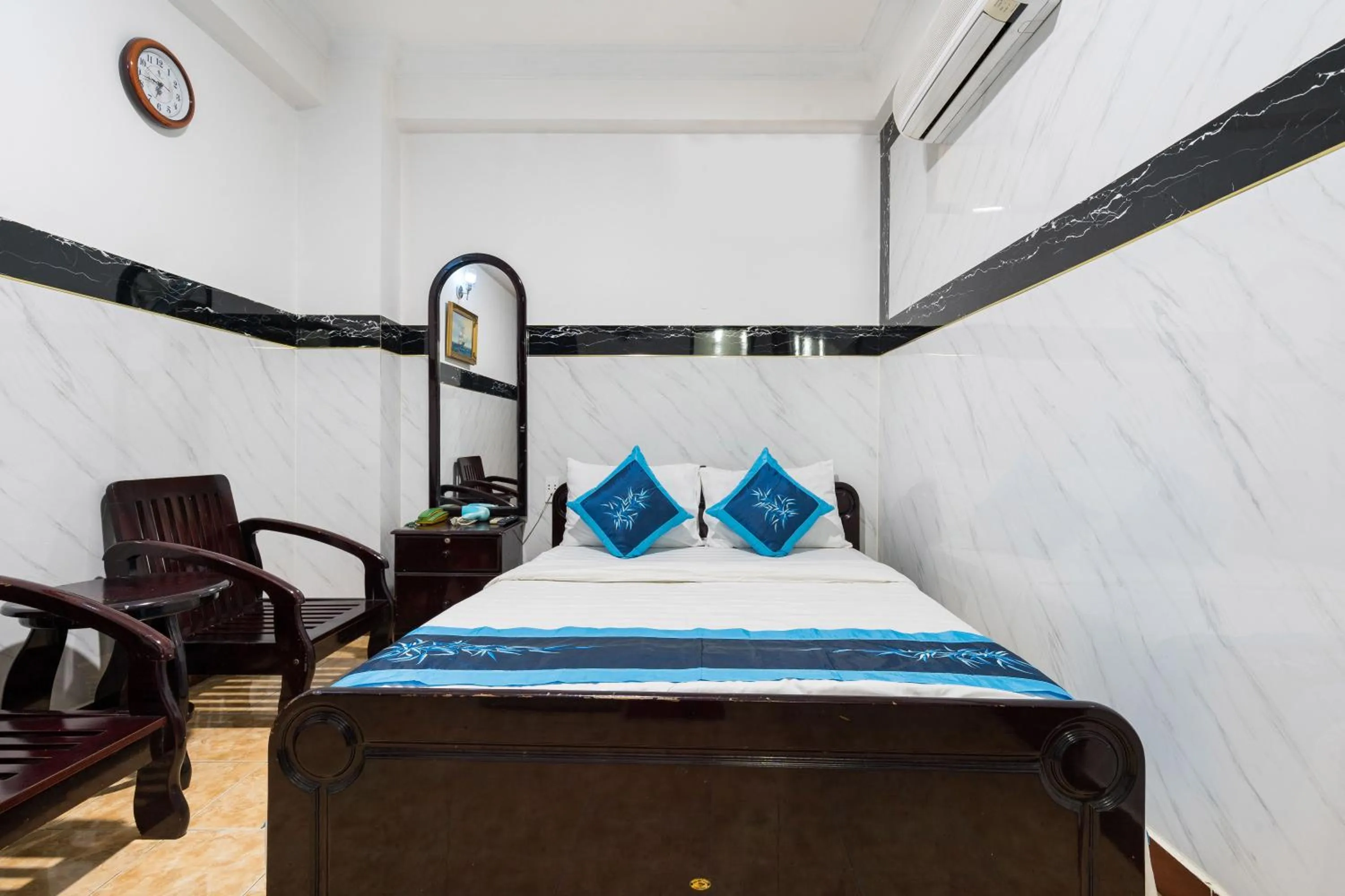 Photo of the whole room, Bed in Thanh Lan Hotel