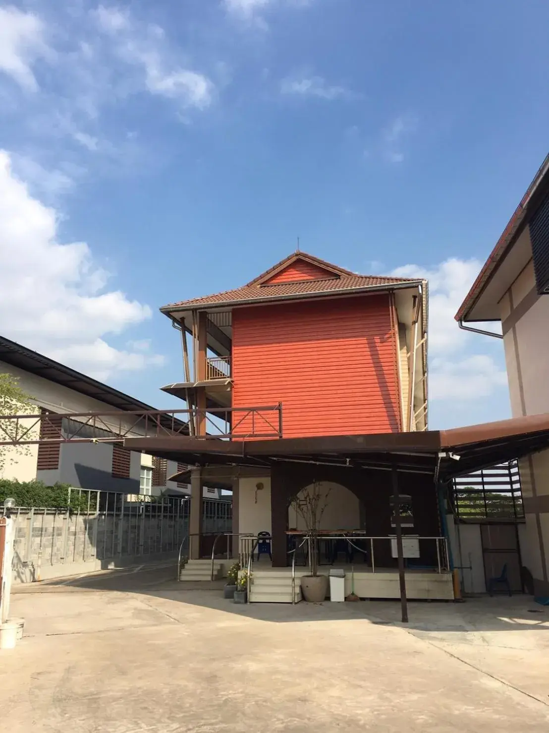 Facade/entrance in Metha Palace Facade/entrance in Metha Palace