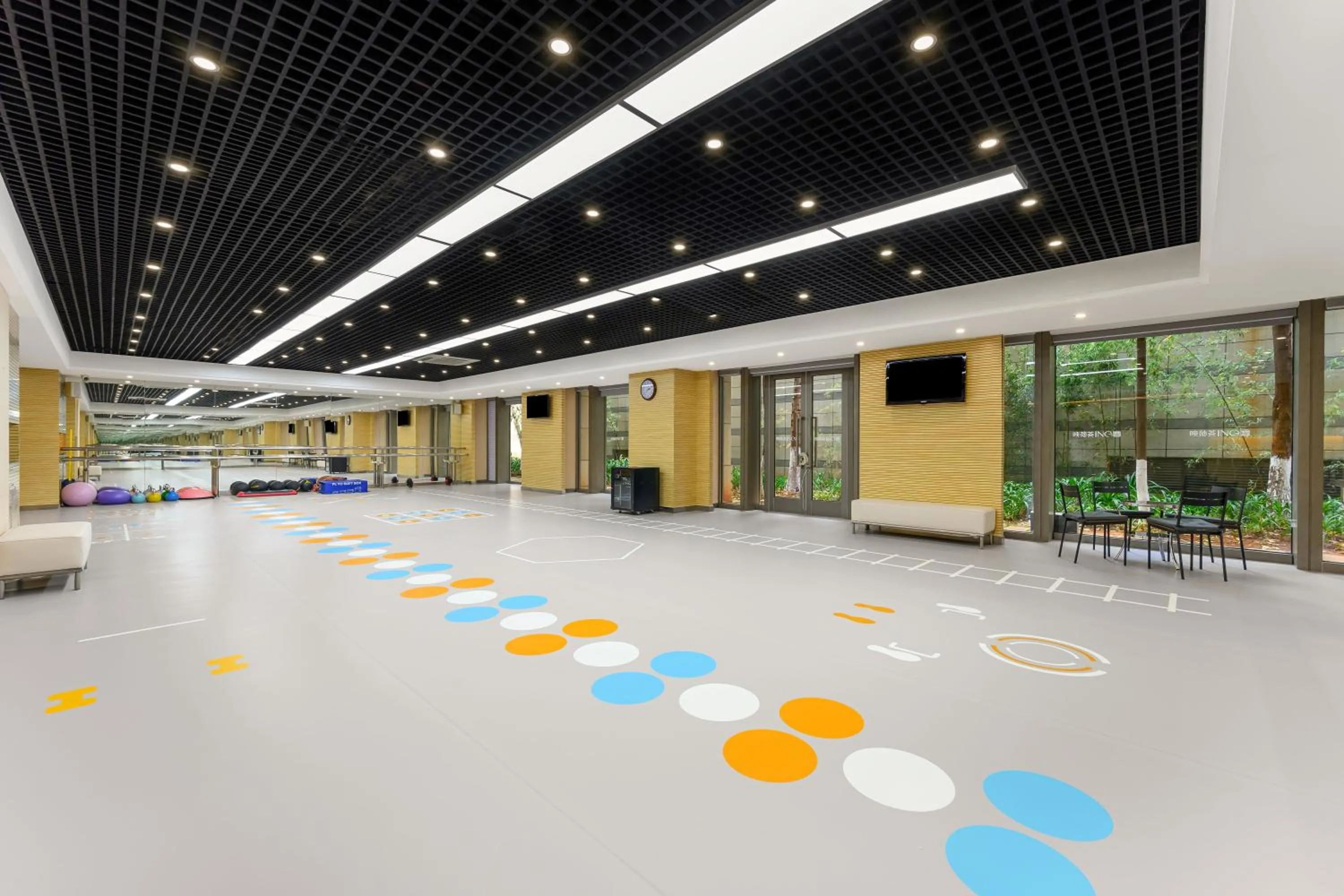 Fitness centre/facilities in Howard Johnson Tropical Garden Plaza Kunming