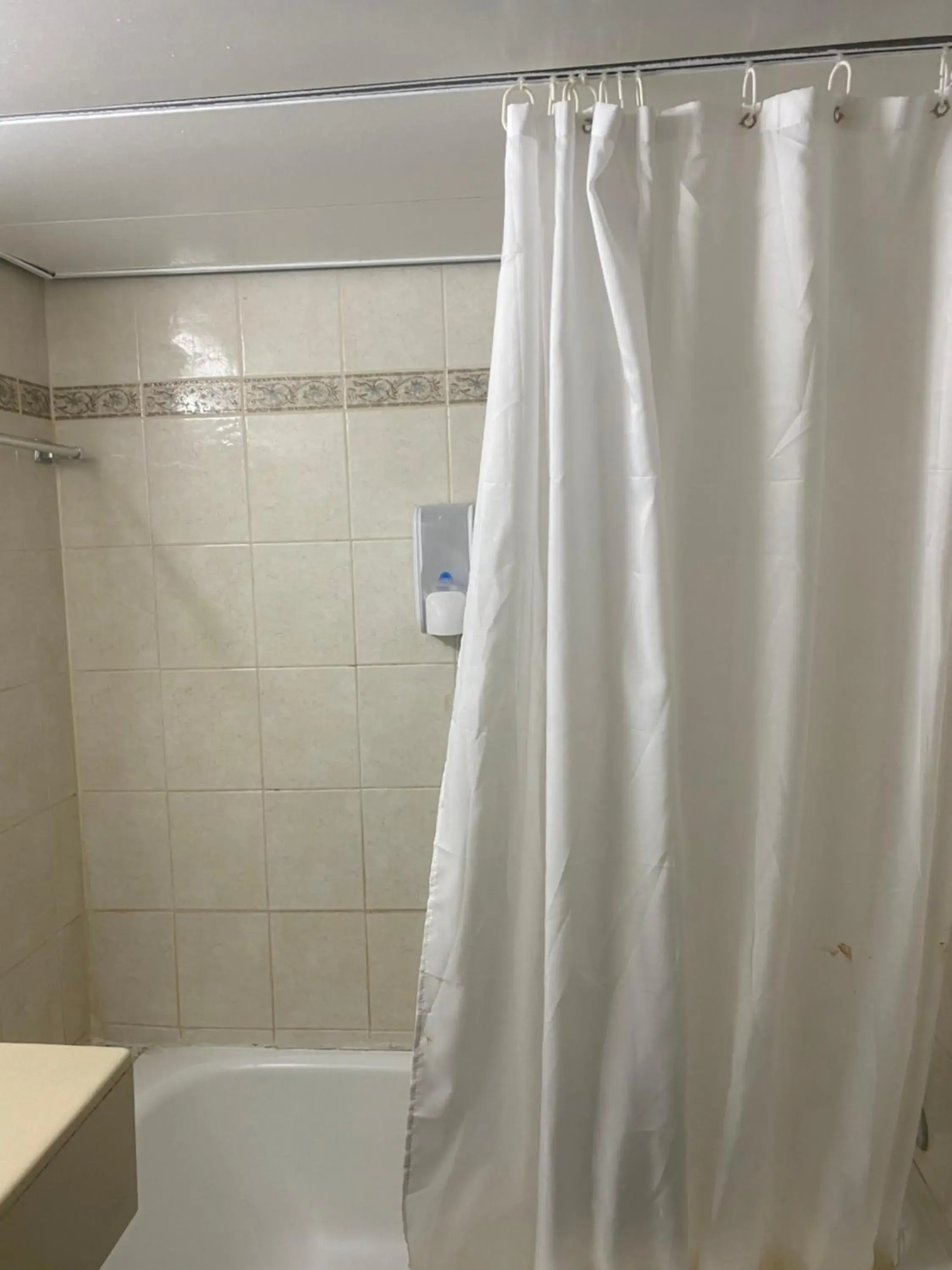 Bathroom in Aquamarine Hotel