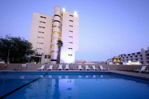 Swimming pool in Aquamarine Hotel