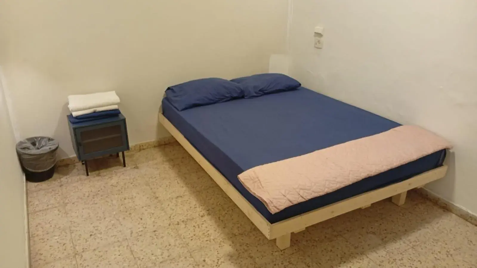 Double or Twin Room with Shared Bathroom in Arava Hostel Double or Twin Room with Shared Bathroom in Arava Hostel