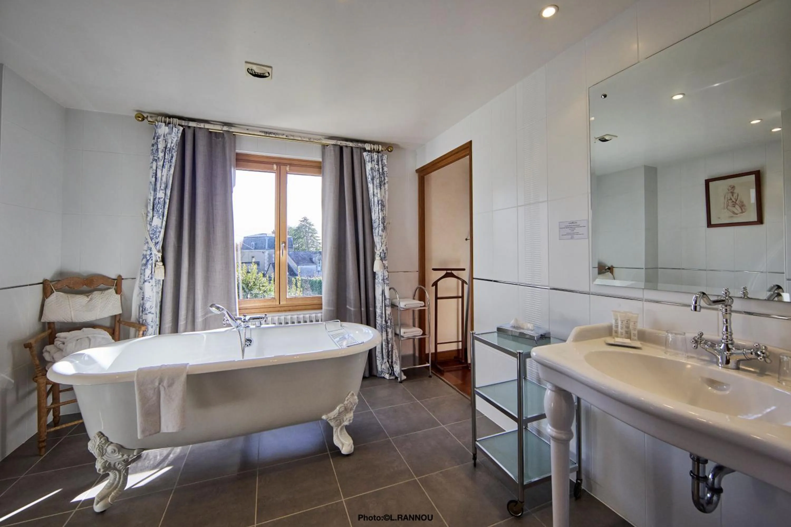 Bathroom in Auberge Bretonne