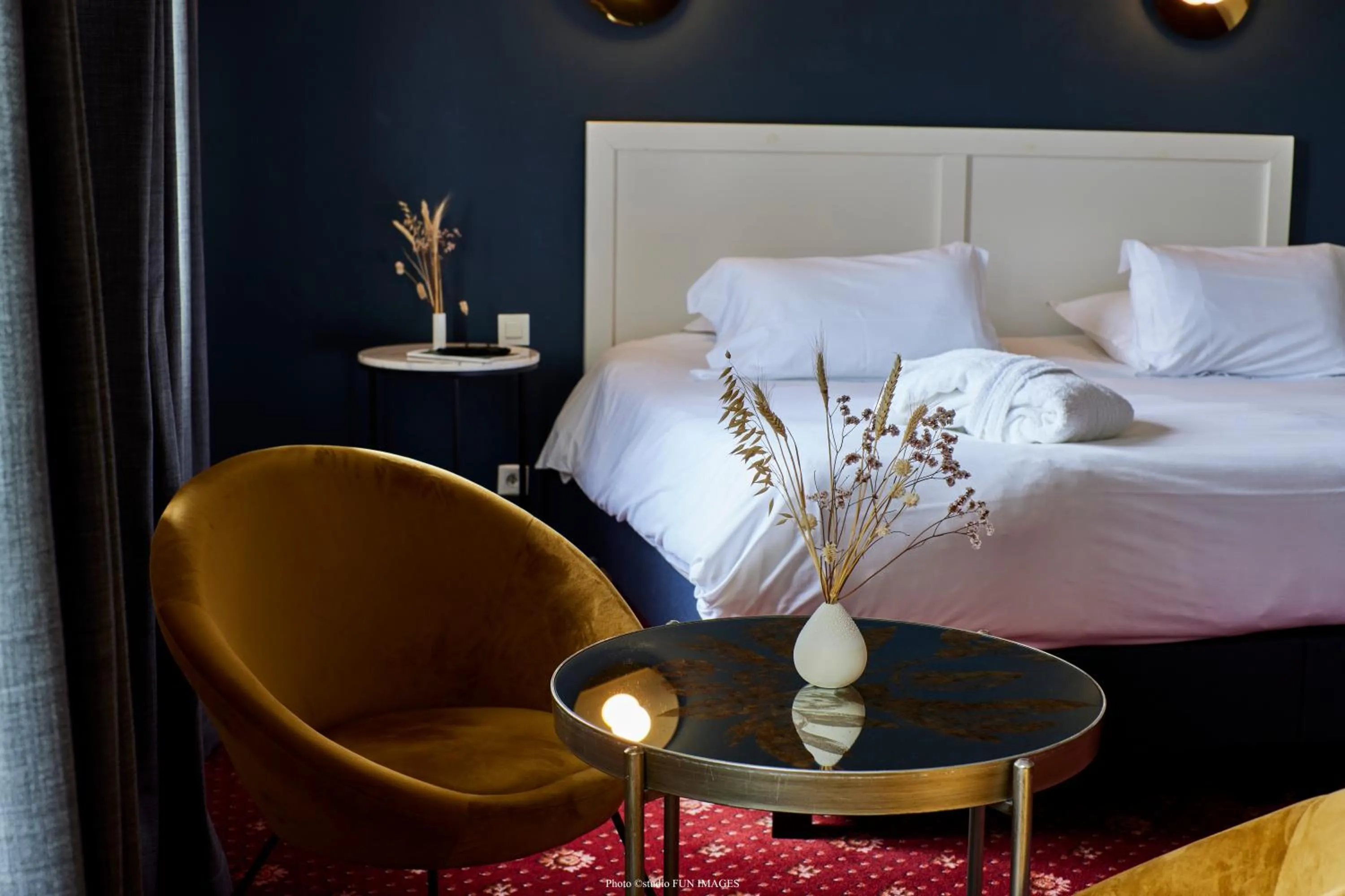 Bedroom, Bed in Auberge Bretonne