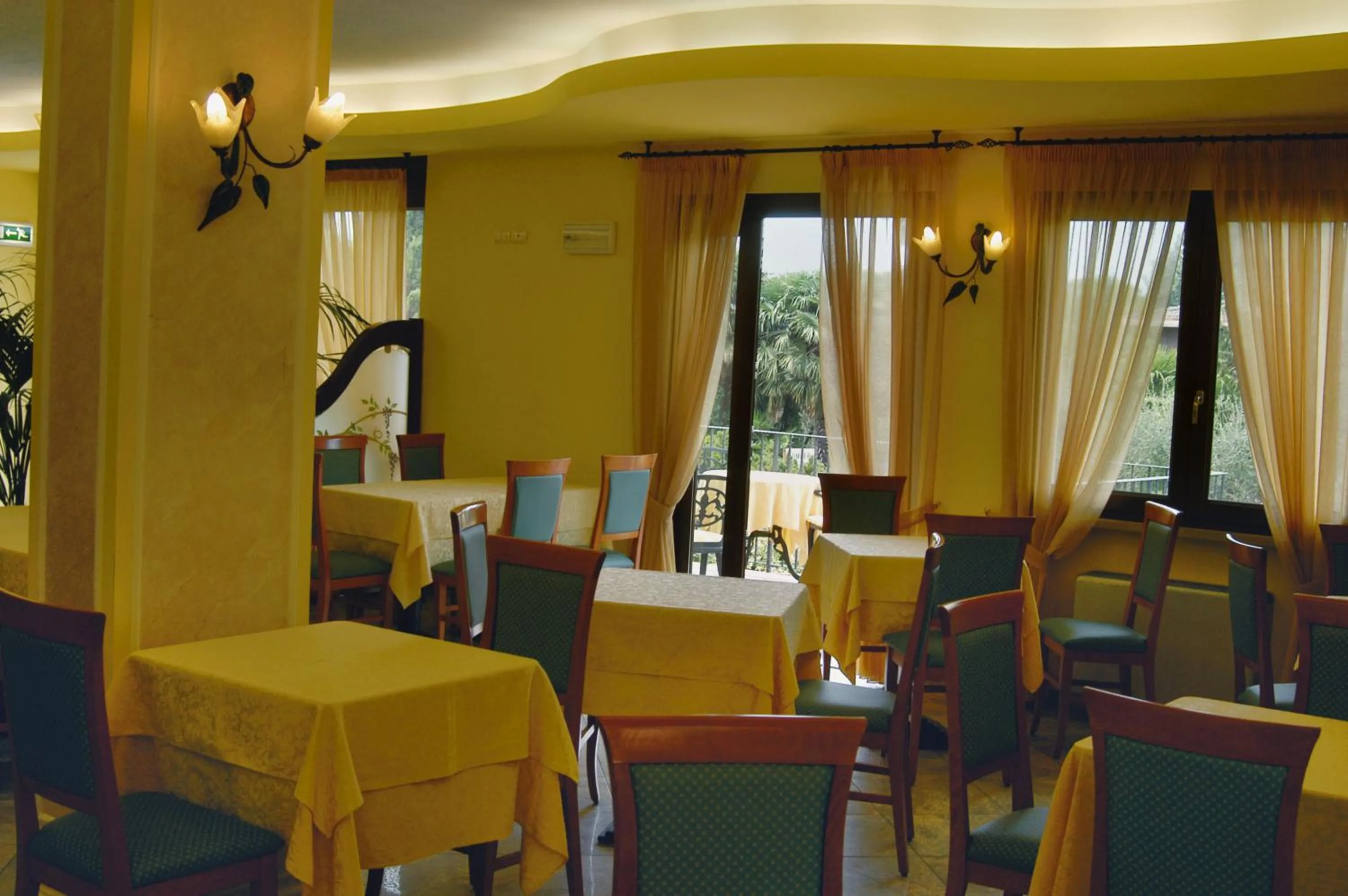 Communal lounge/ TV room in Hotel Smeraldo