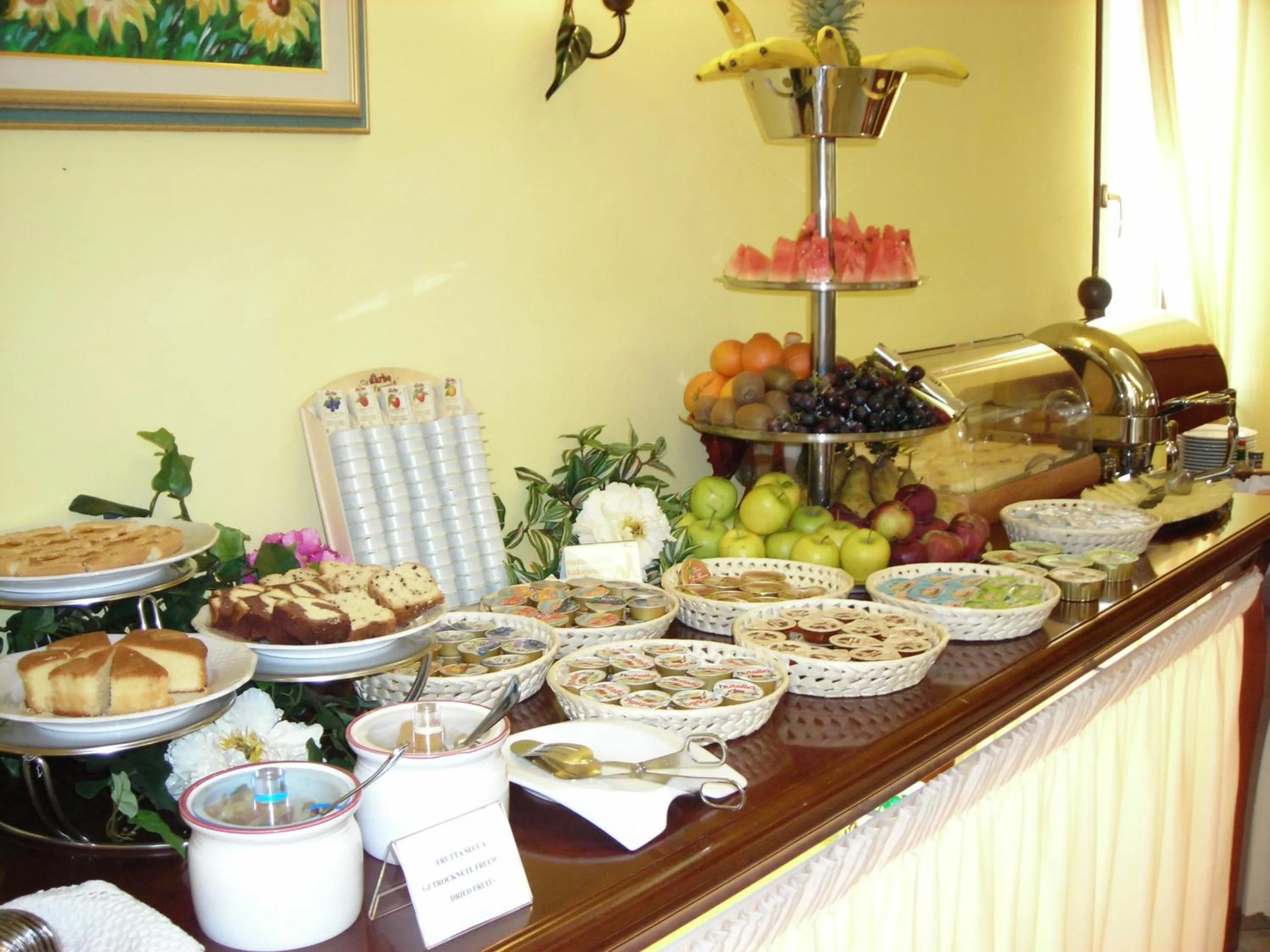 Restaurant/places to eat in Hotel Smeraldo