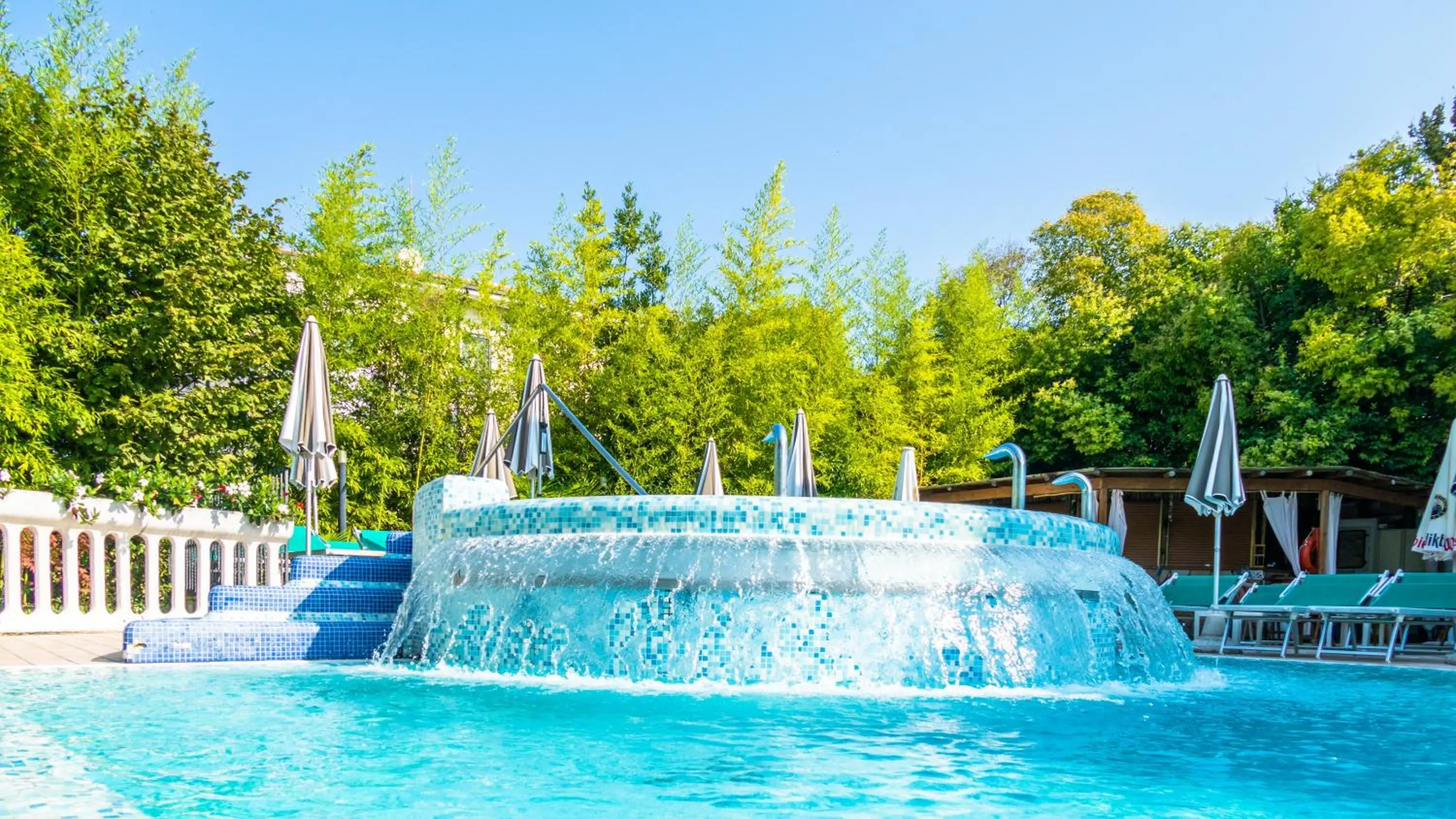 Swimming pool in Hotel Smeraldo