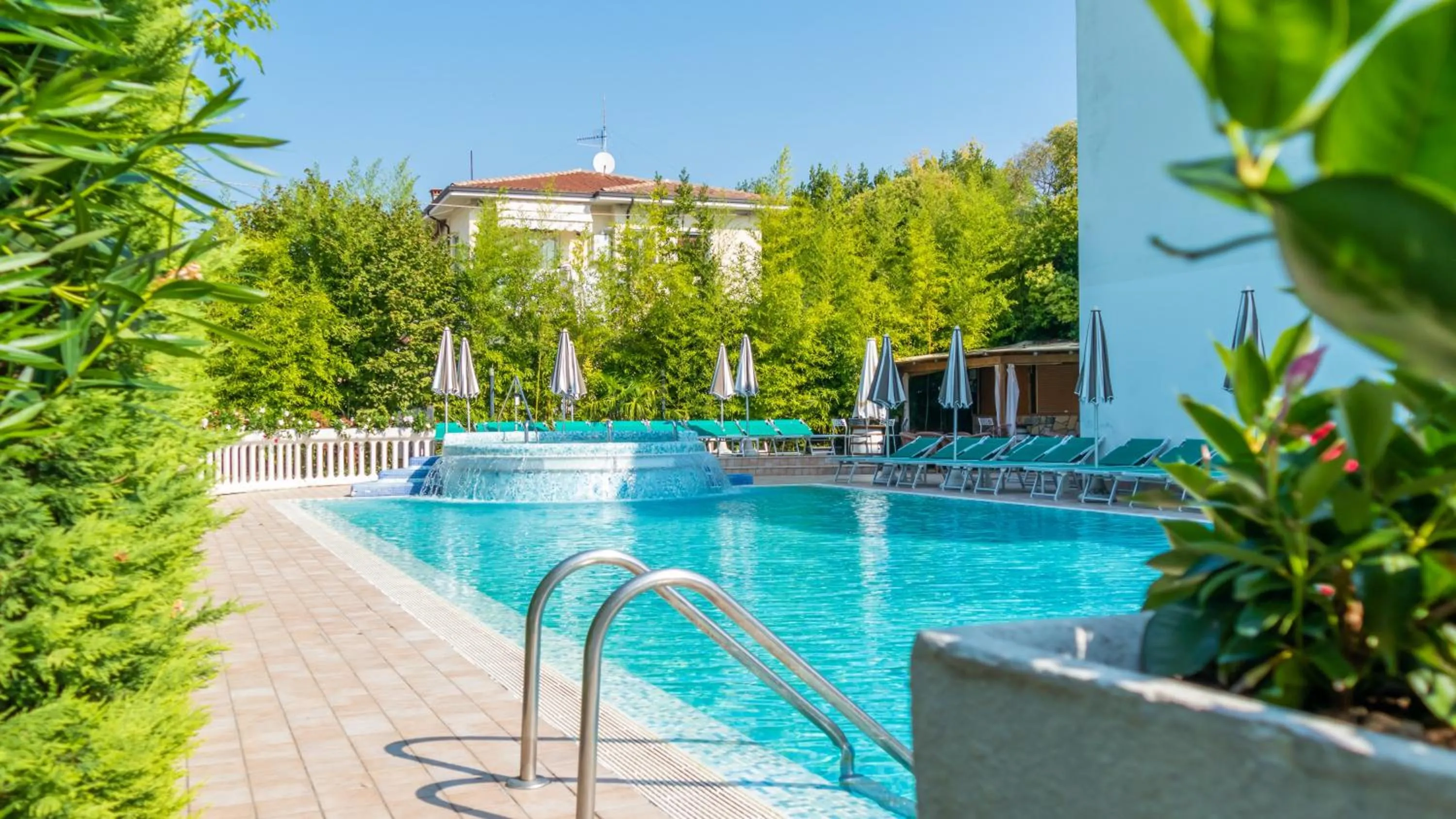 Swimming pool in Hotel Smeraldo