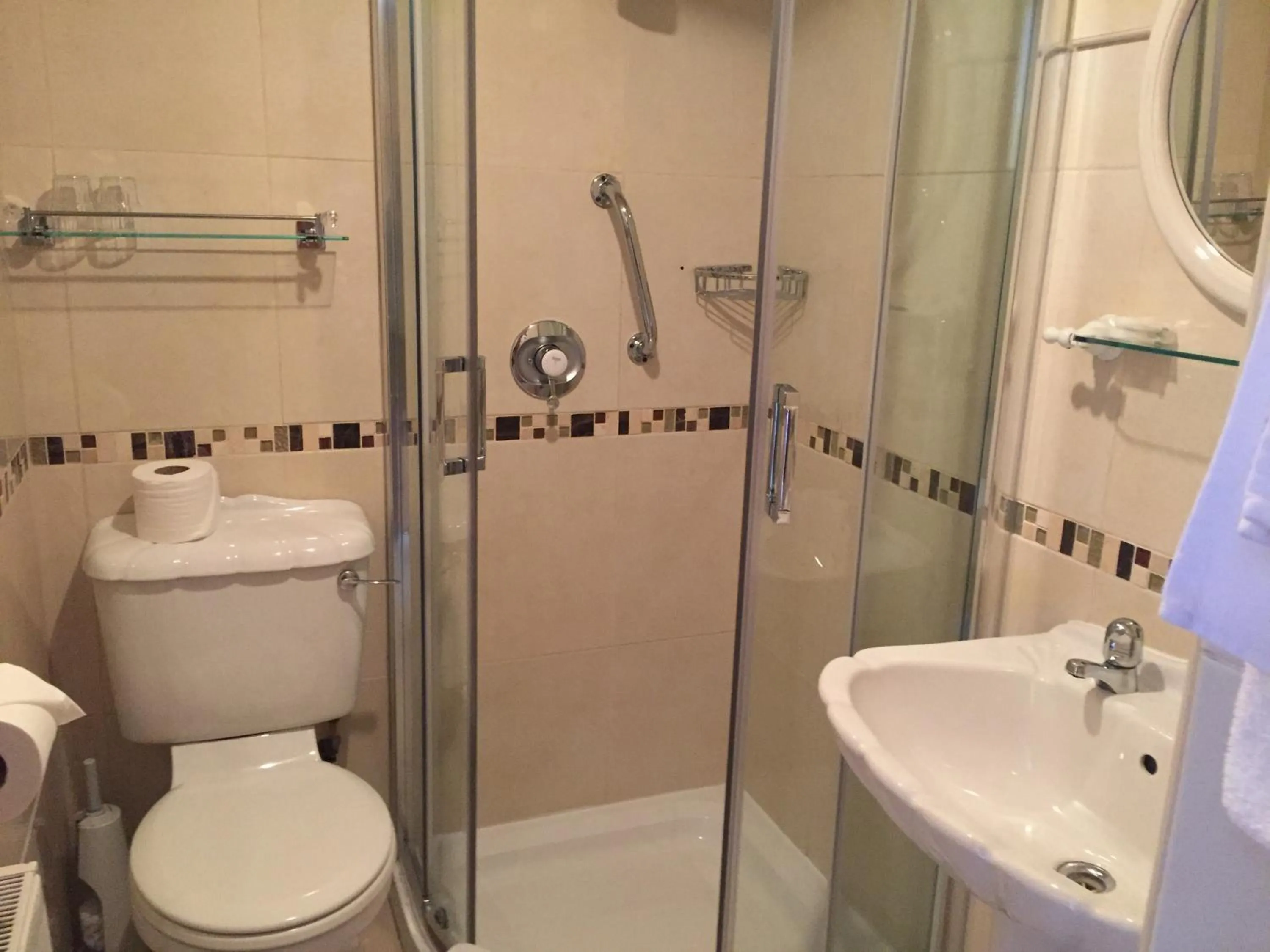 Shower in Algret House B&B