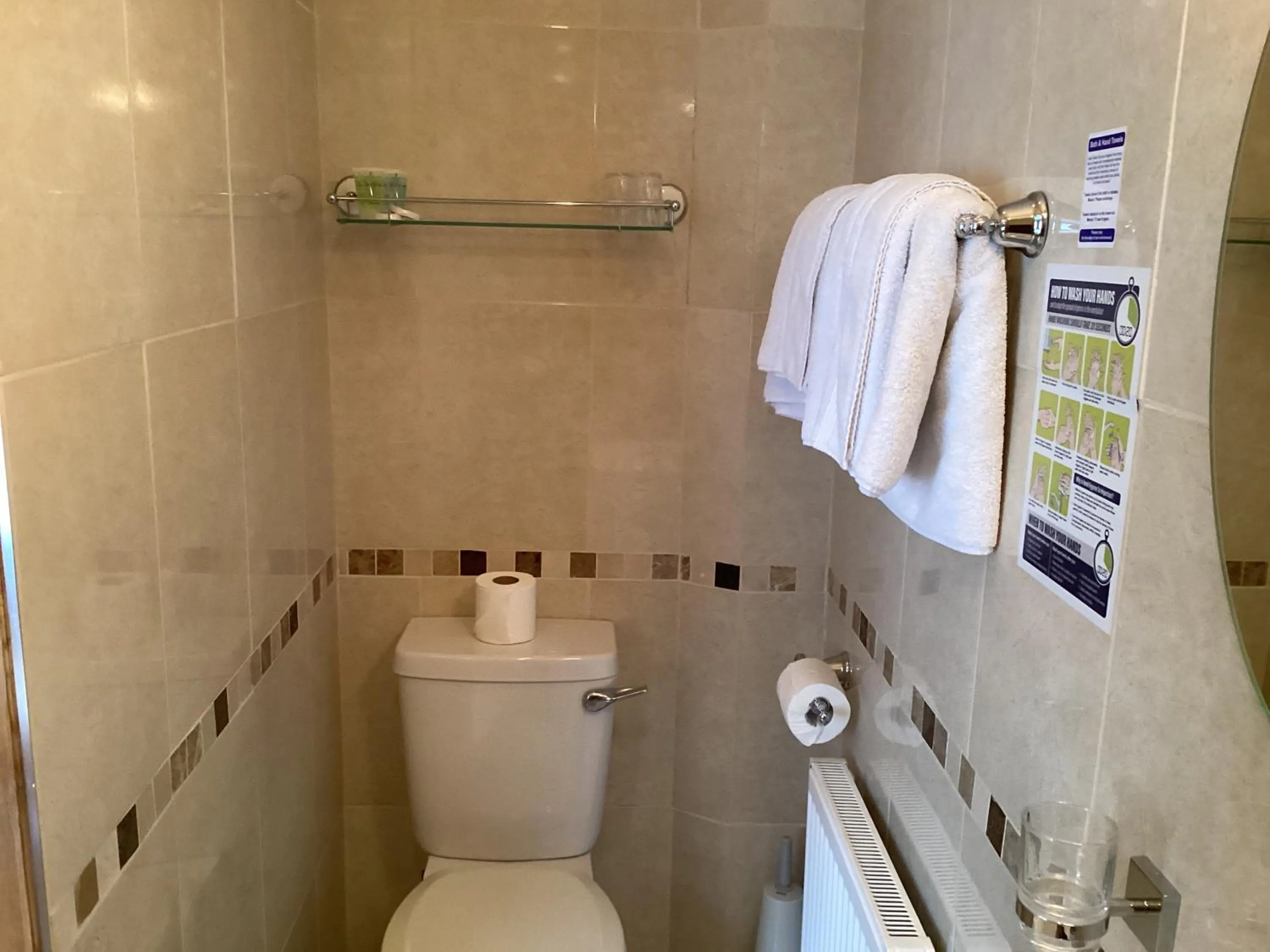 Toilet in Algret House B&B