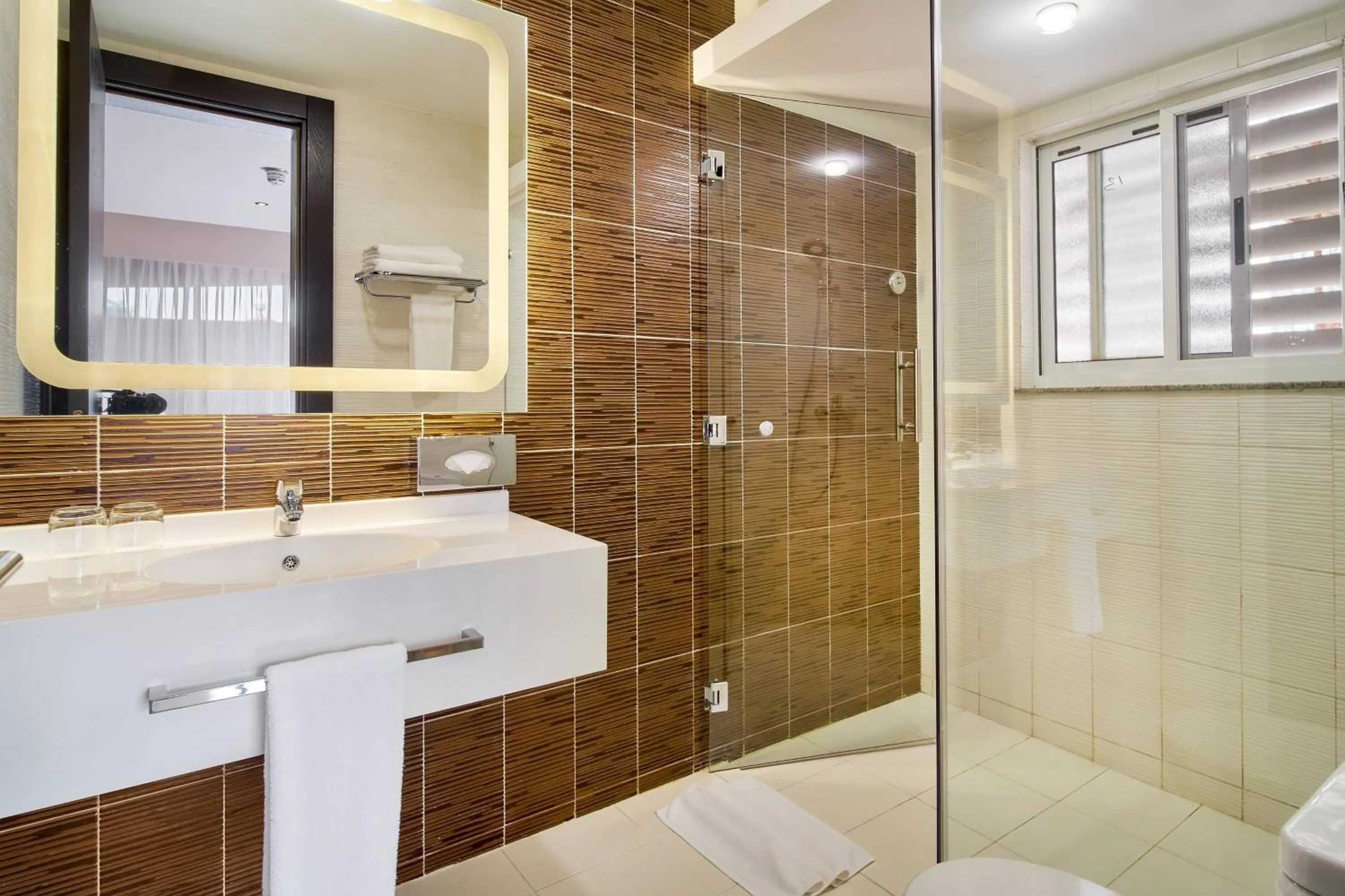Bathroom in Protea Hotel by Marriott Kampala Skyz
