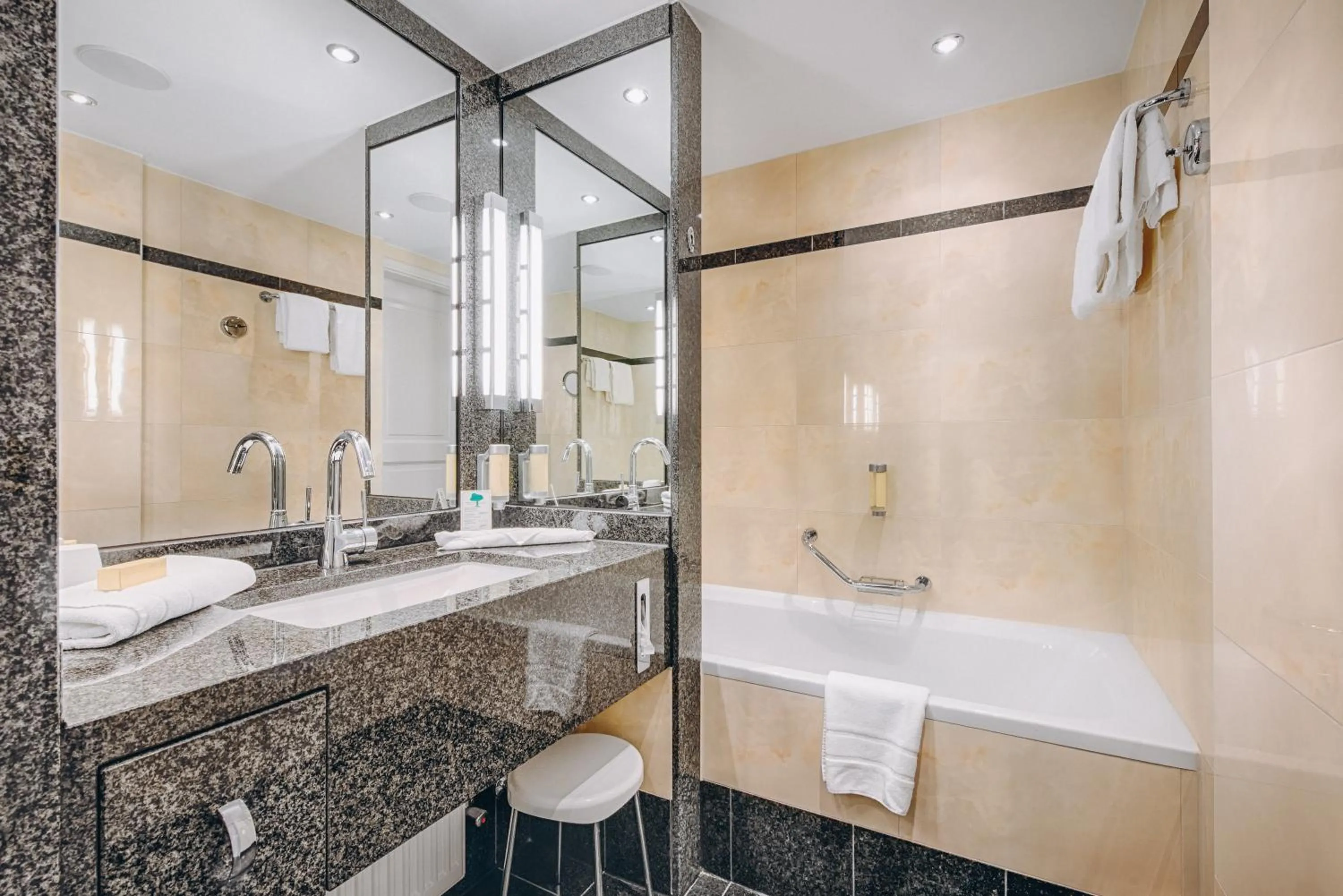 Toilet in Hotel Moosburger Hof