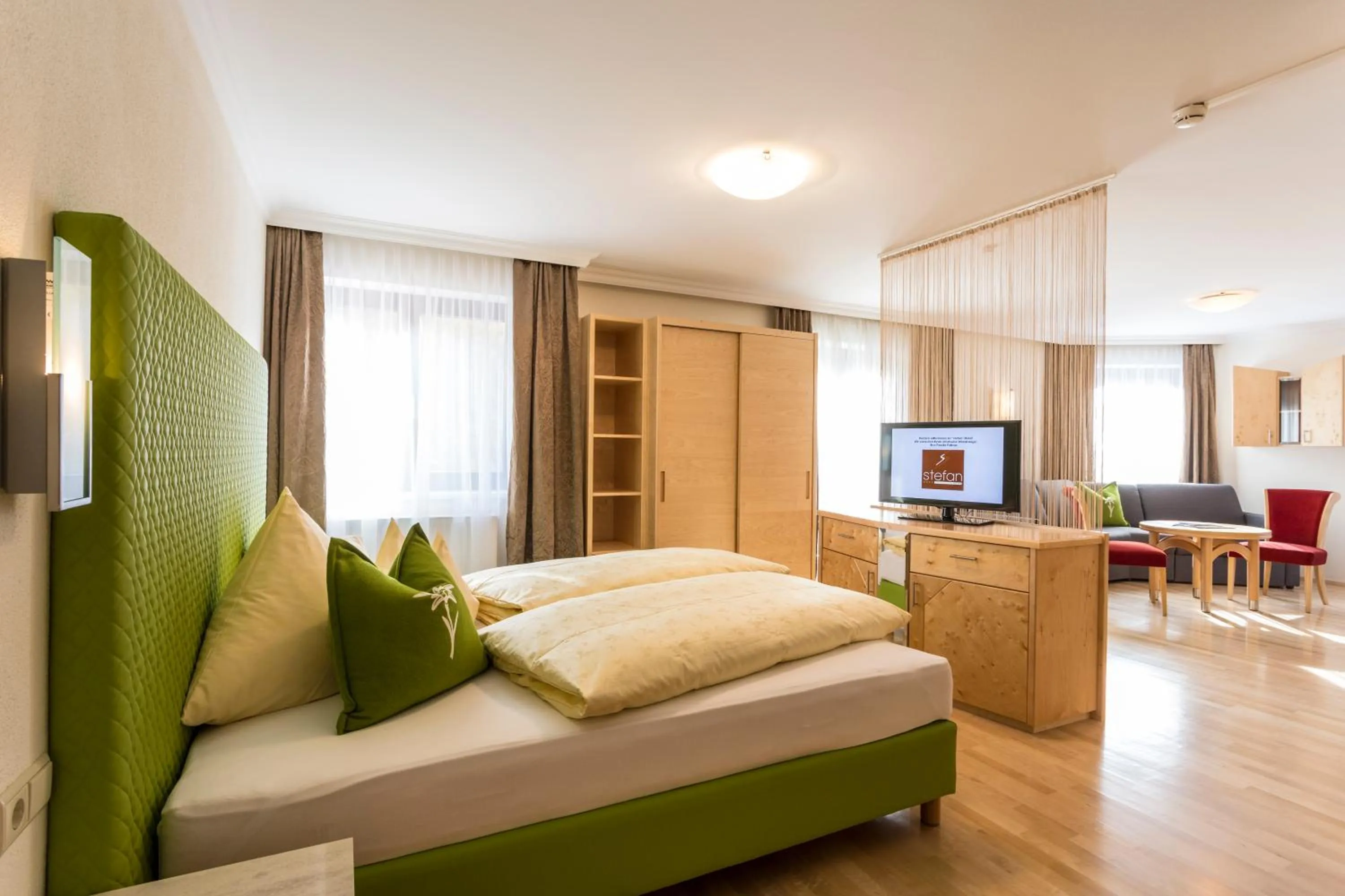 Bedroom, Bed in stefan Hotel