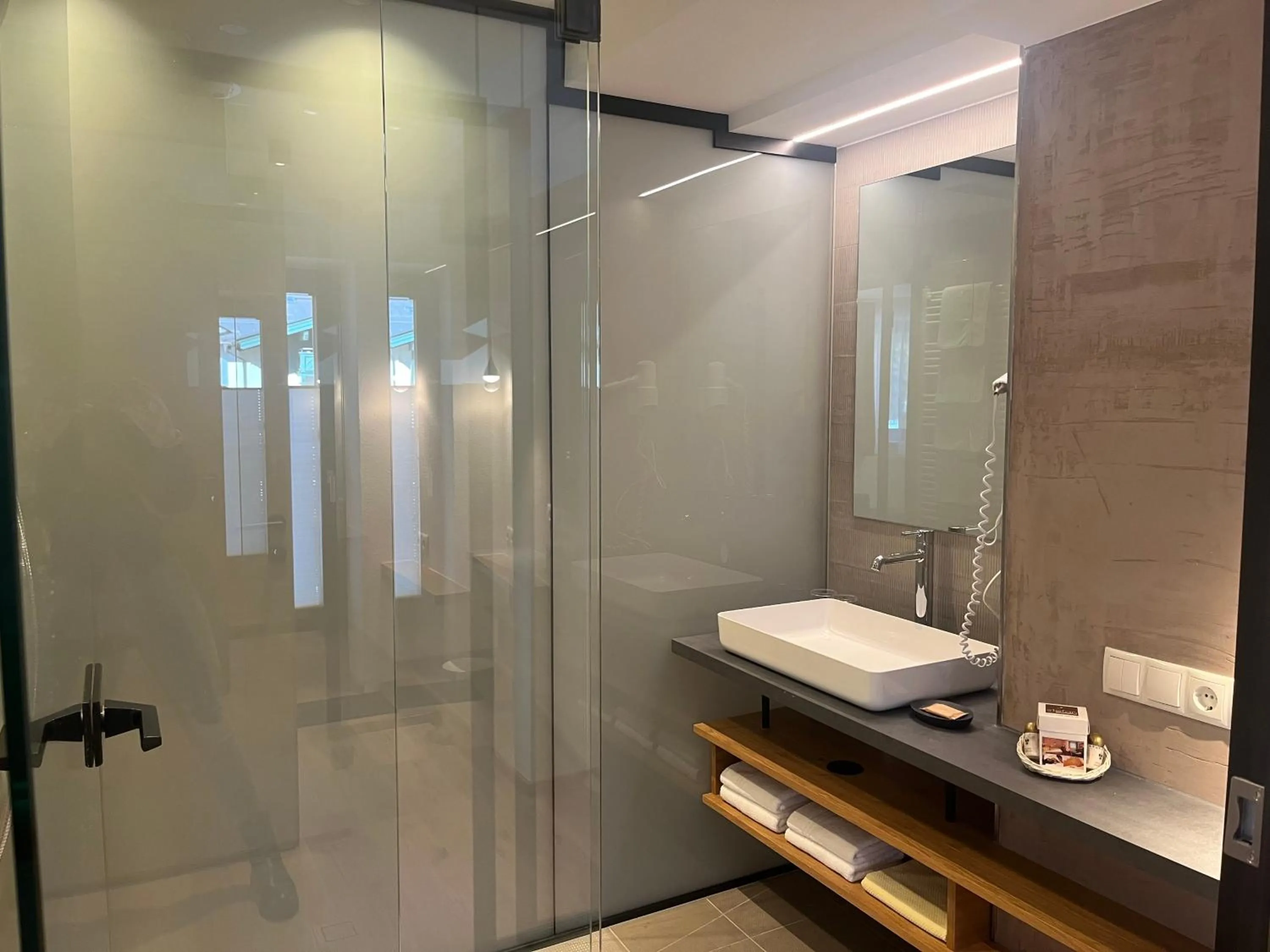 Bathroom in stefan Hotel