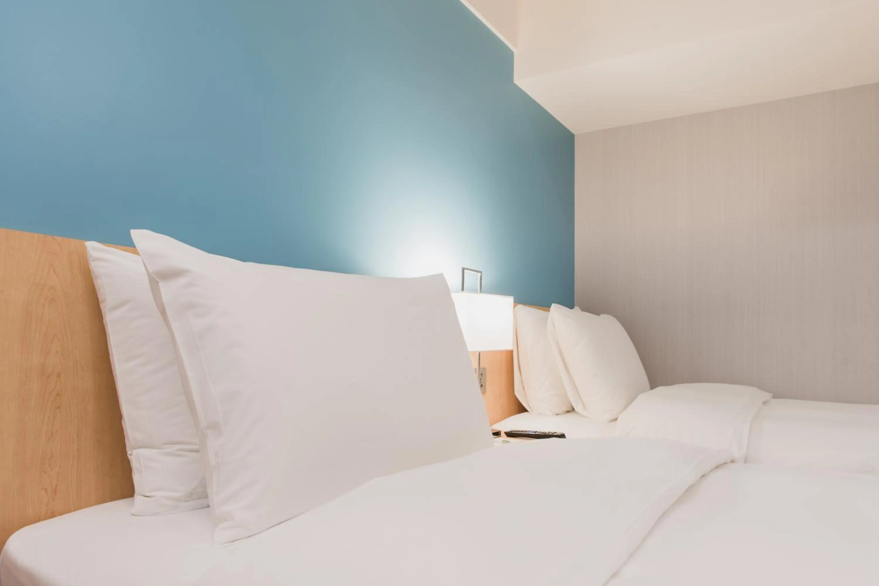 Photo of the whole room, Bed in Hej Taipei