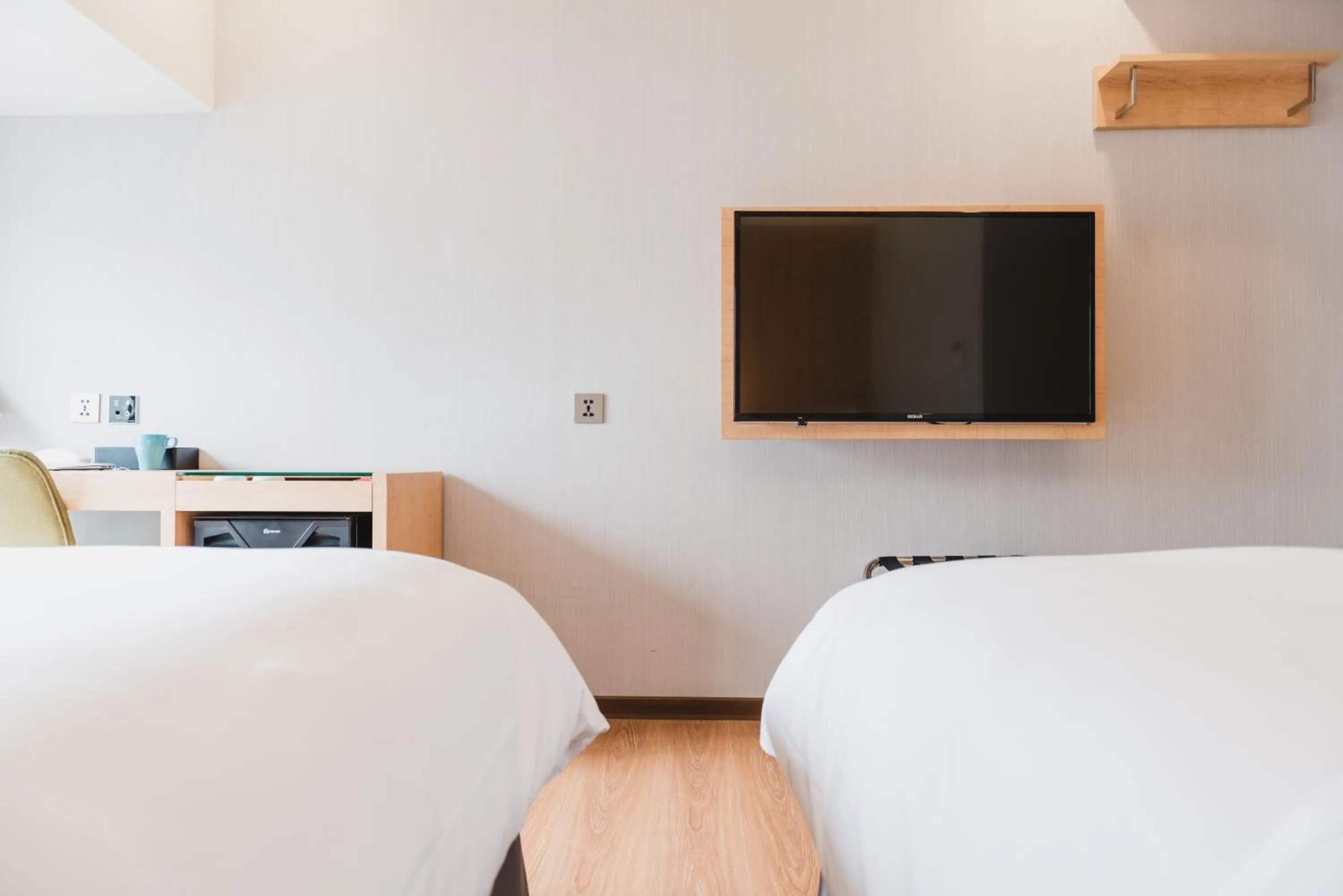 Photo of the whole room, Bed in Hej Taipei