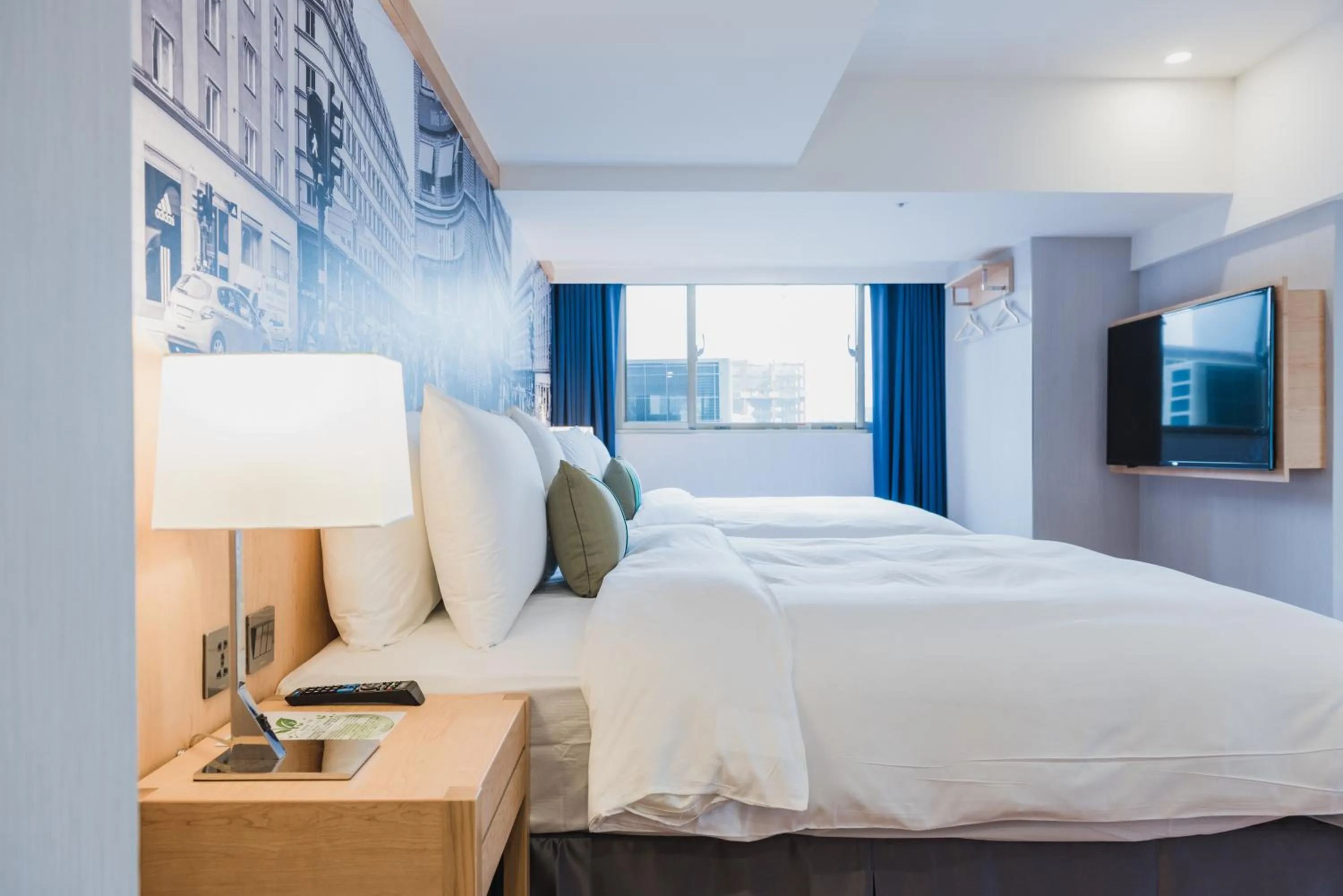 Photo of the whole room, Bed in Hej Taipei