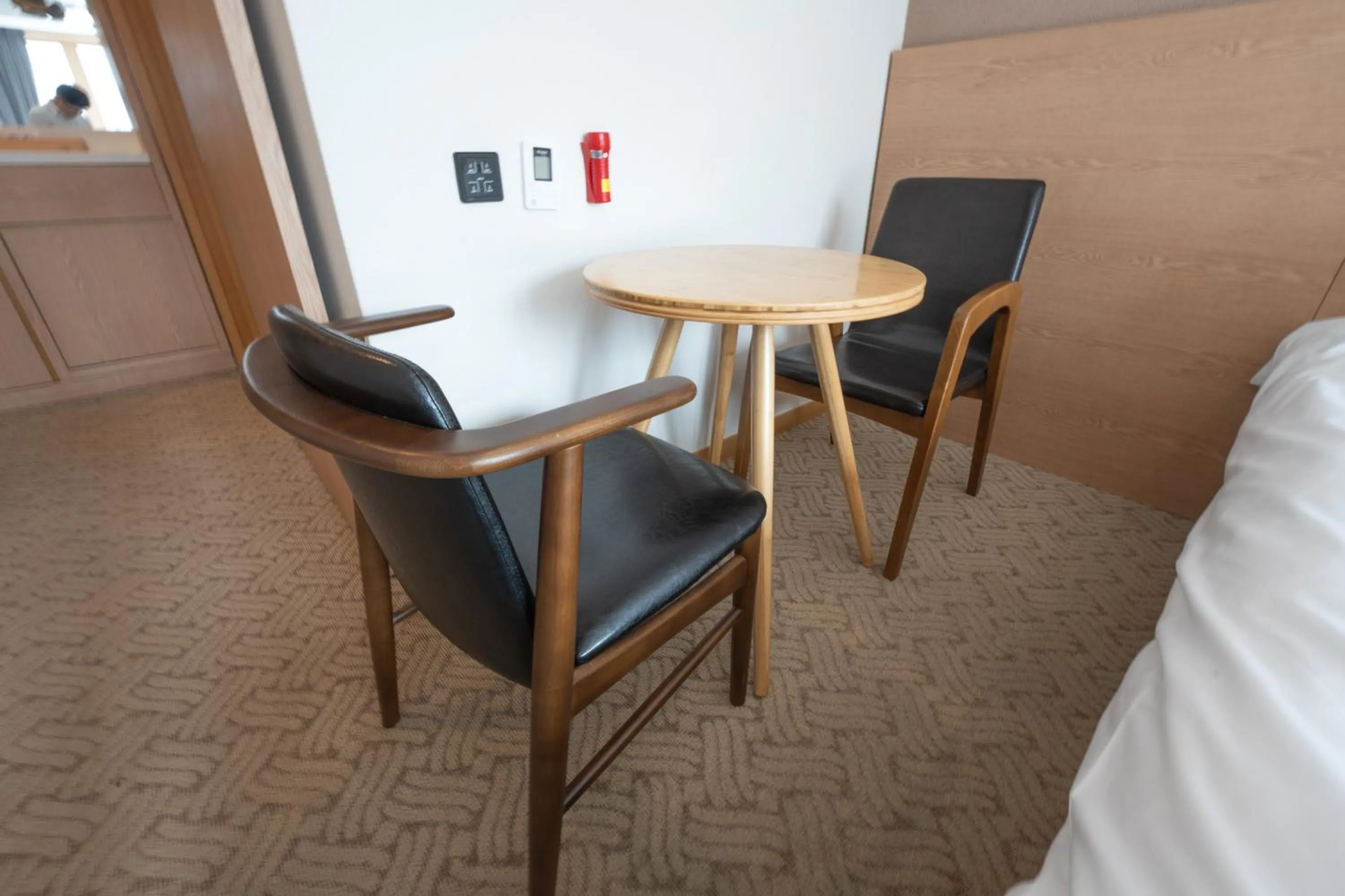 Seating area in Jongno Lumia Tourist Hotel