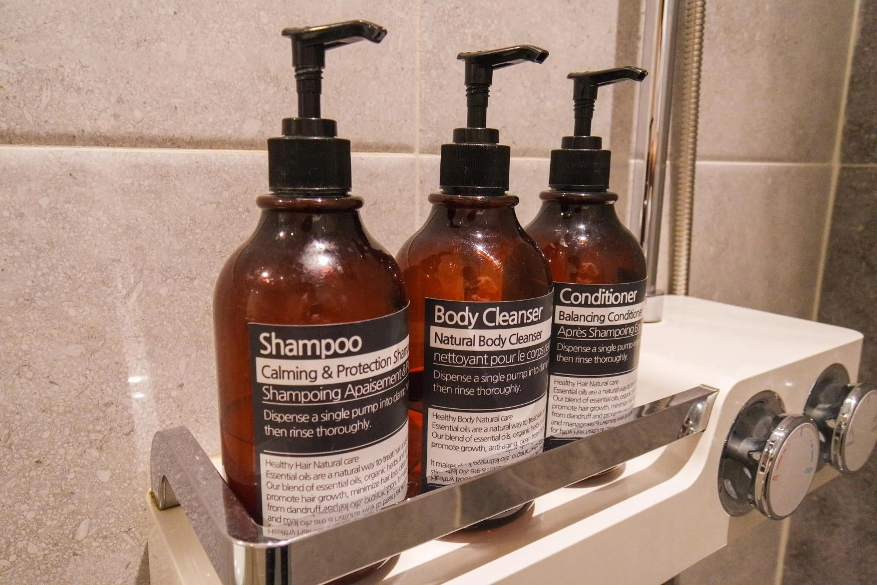 Bathroom in Jongno Lumia Tourist Hotel