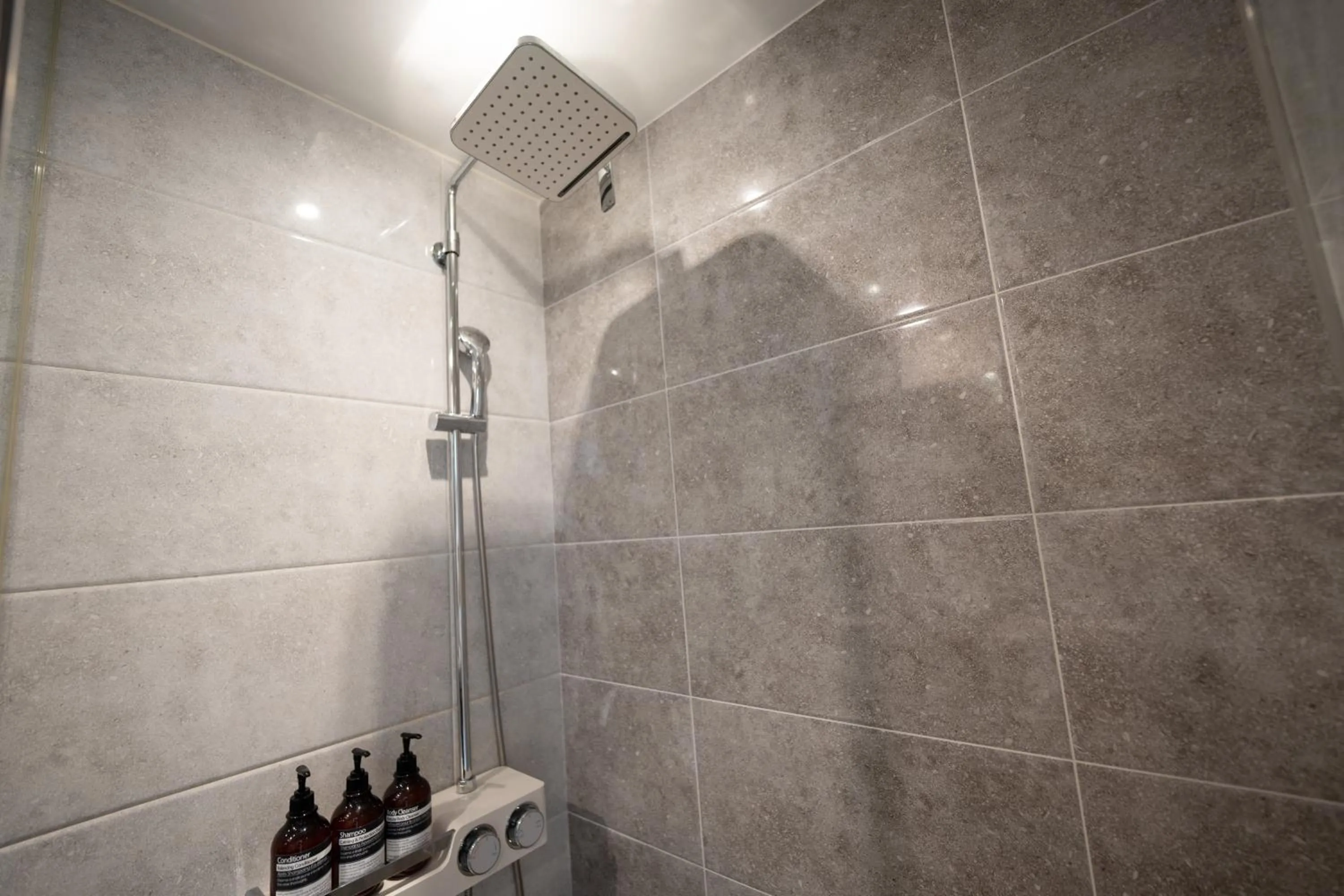 Bathroom in Jongno Lumia Tourist Hotel