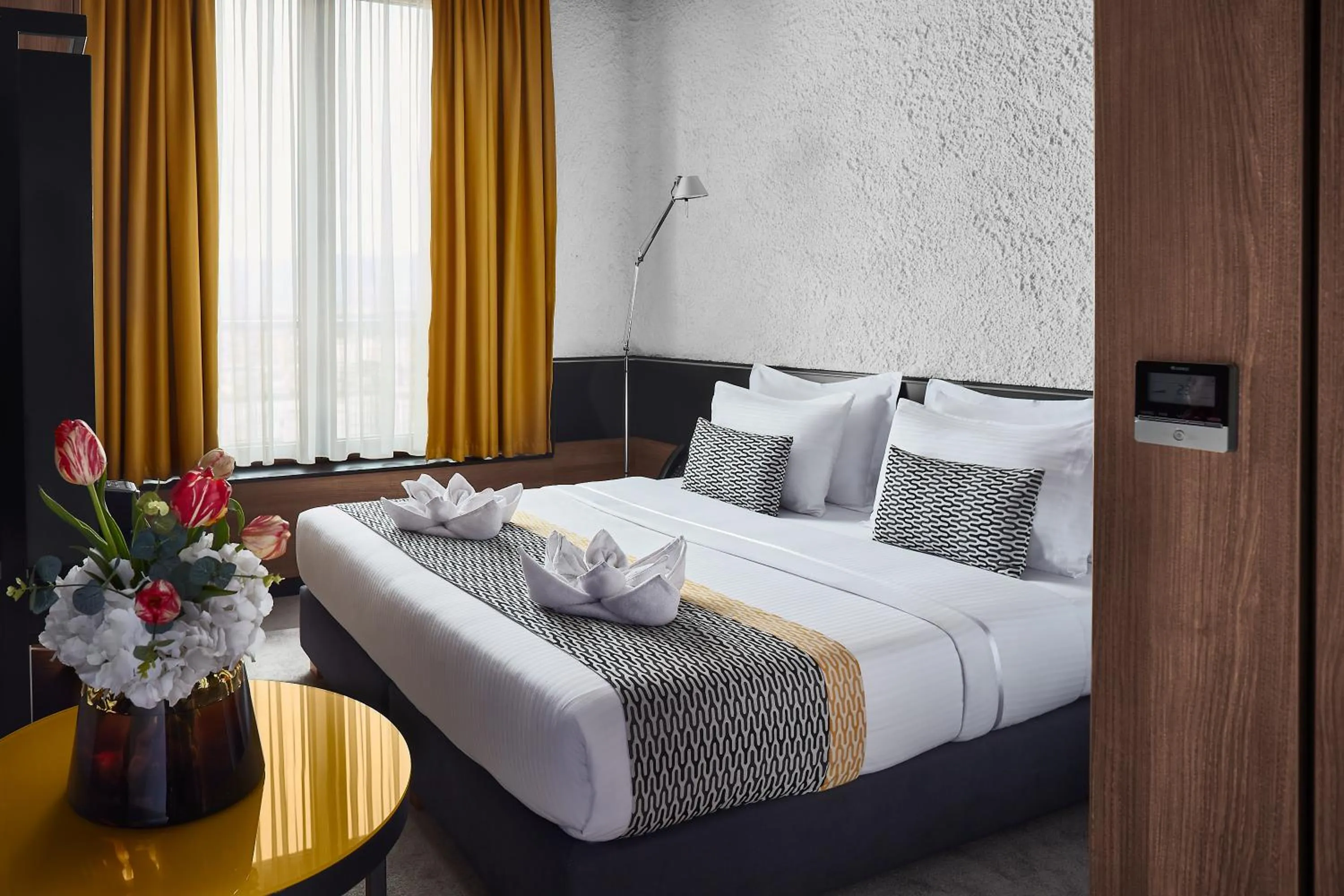 Restaurant/places to eat, Bed in Panoramika Design Hotel