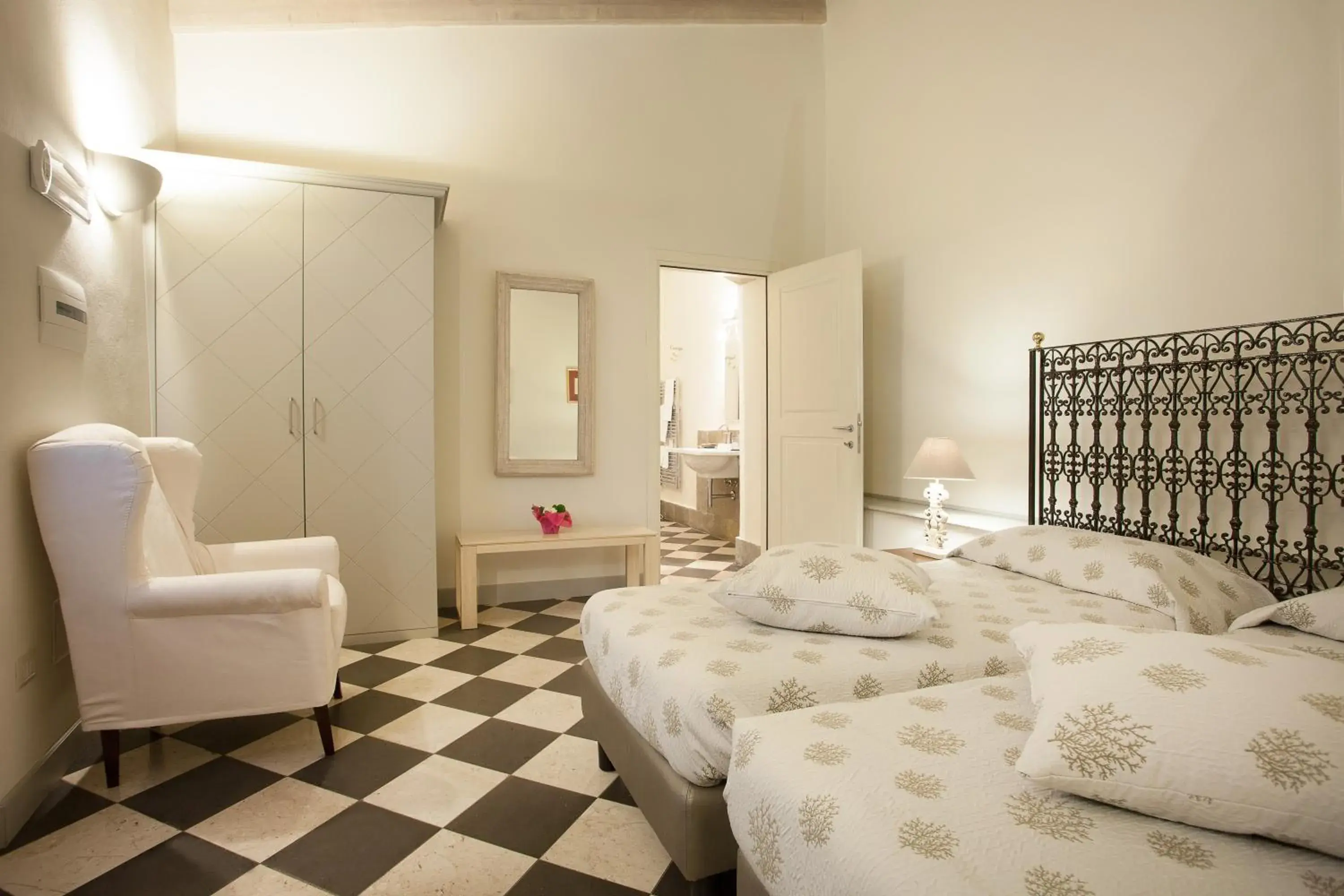 Photo of the whole room, Bed in Hotel Maison Tresnuraghes Photo of the whole room, Bed in Hotel Maison Tresnuraghes