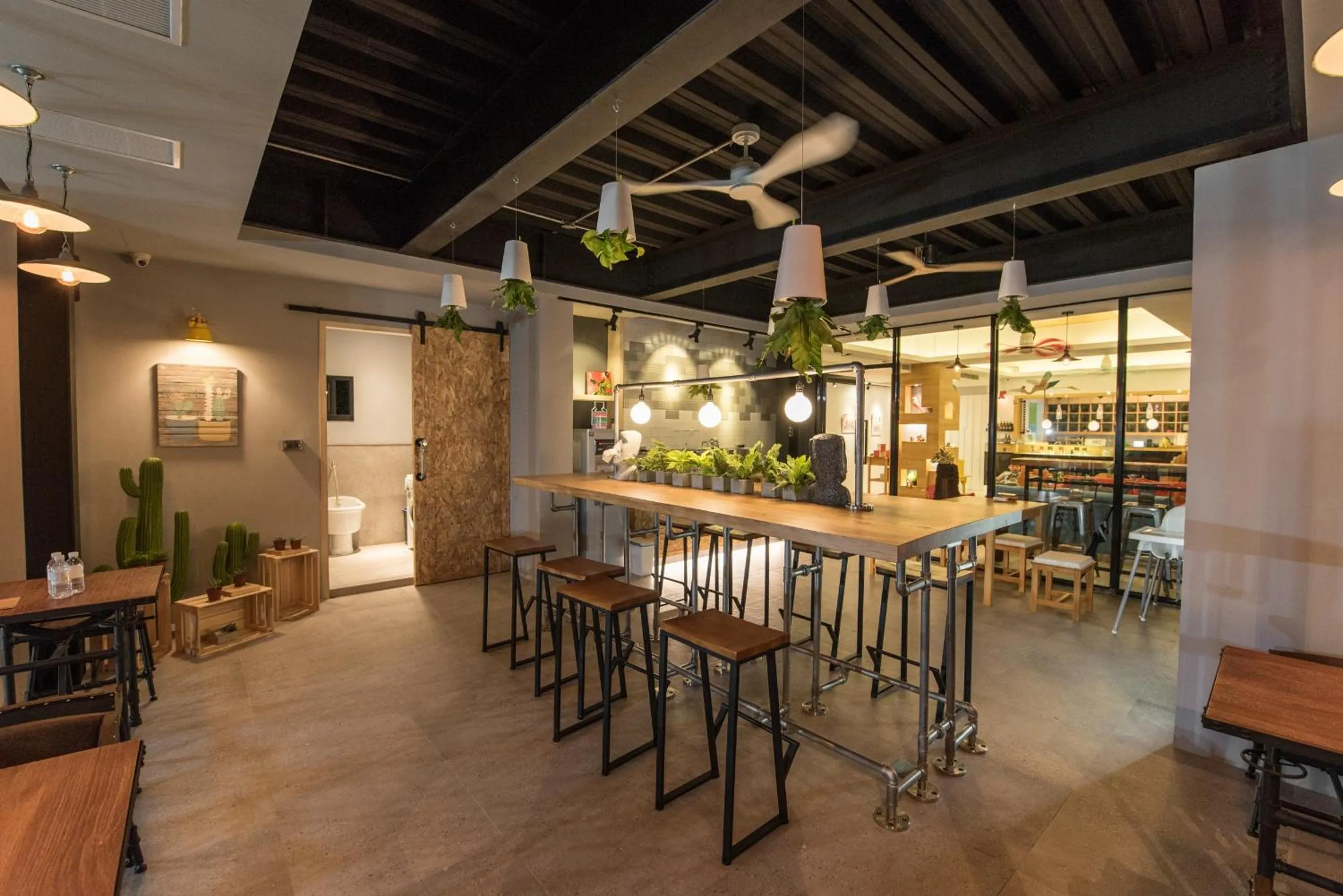 Restaurant/places to eat in Secret Path B&B