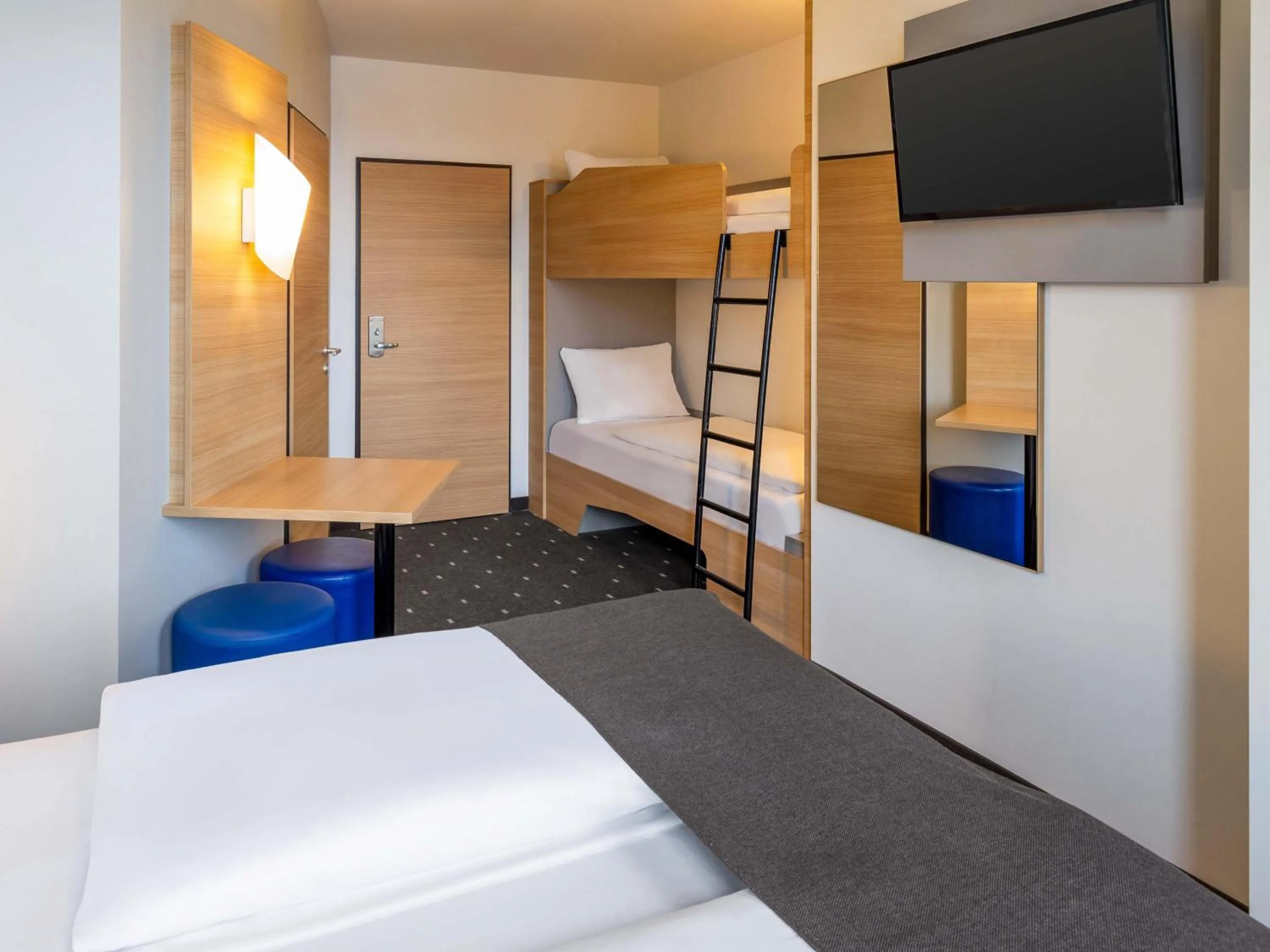 Photo of the whole room, Bed in B&B Hotel Fulda-City