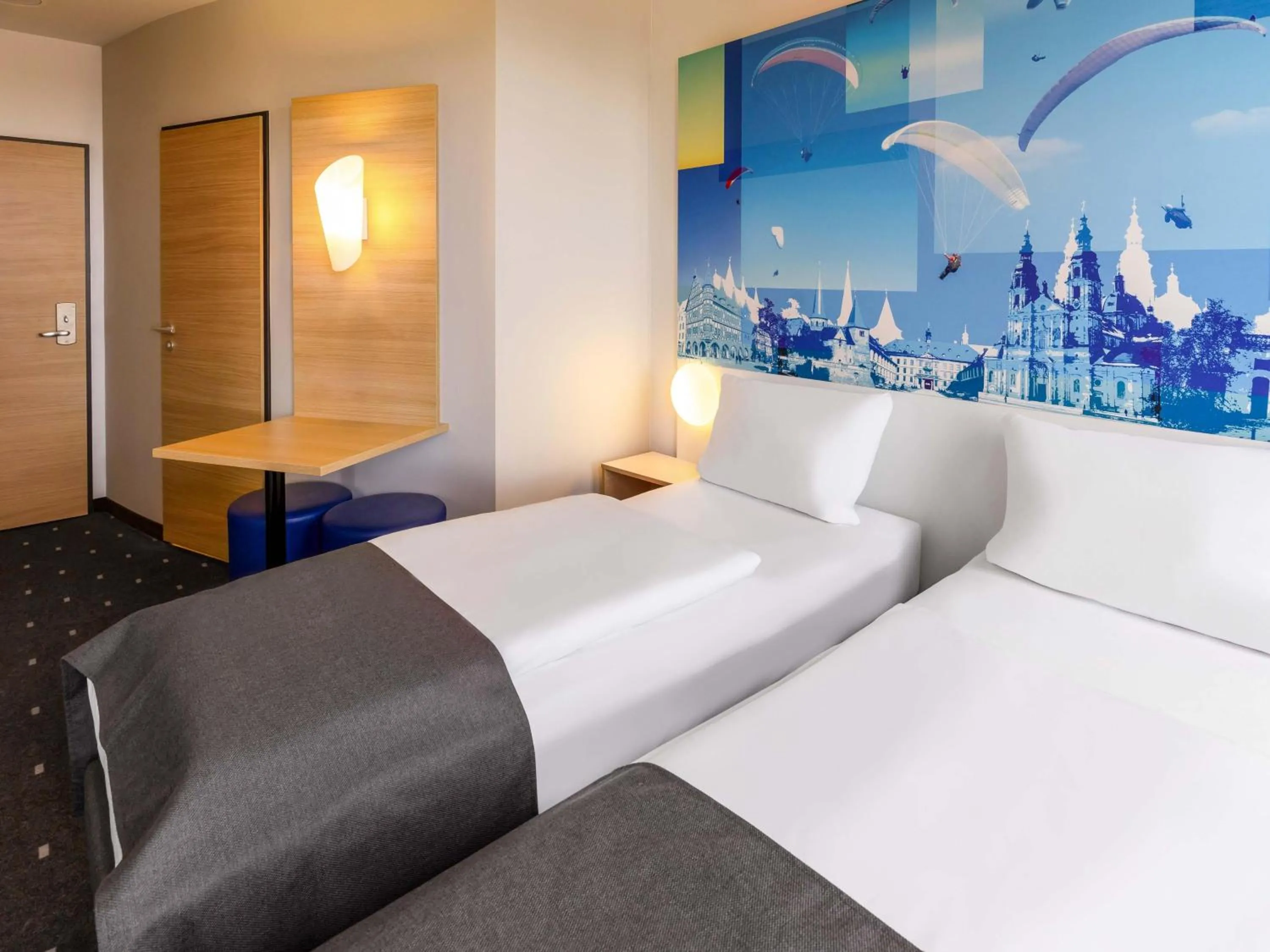 Photo of the whole room, Bed in B&B Hotel Fulda-City