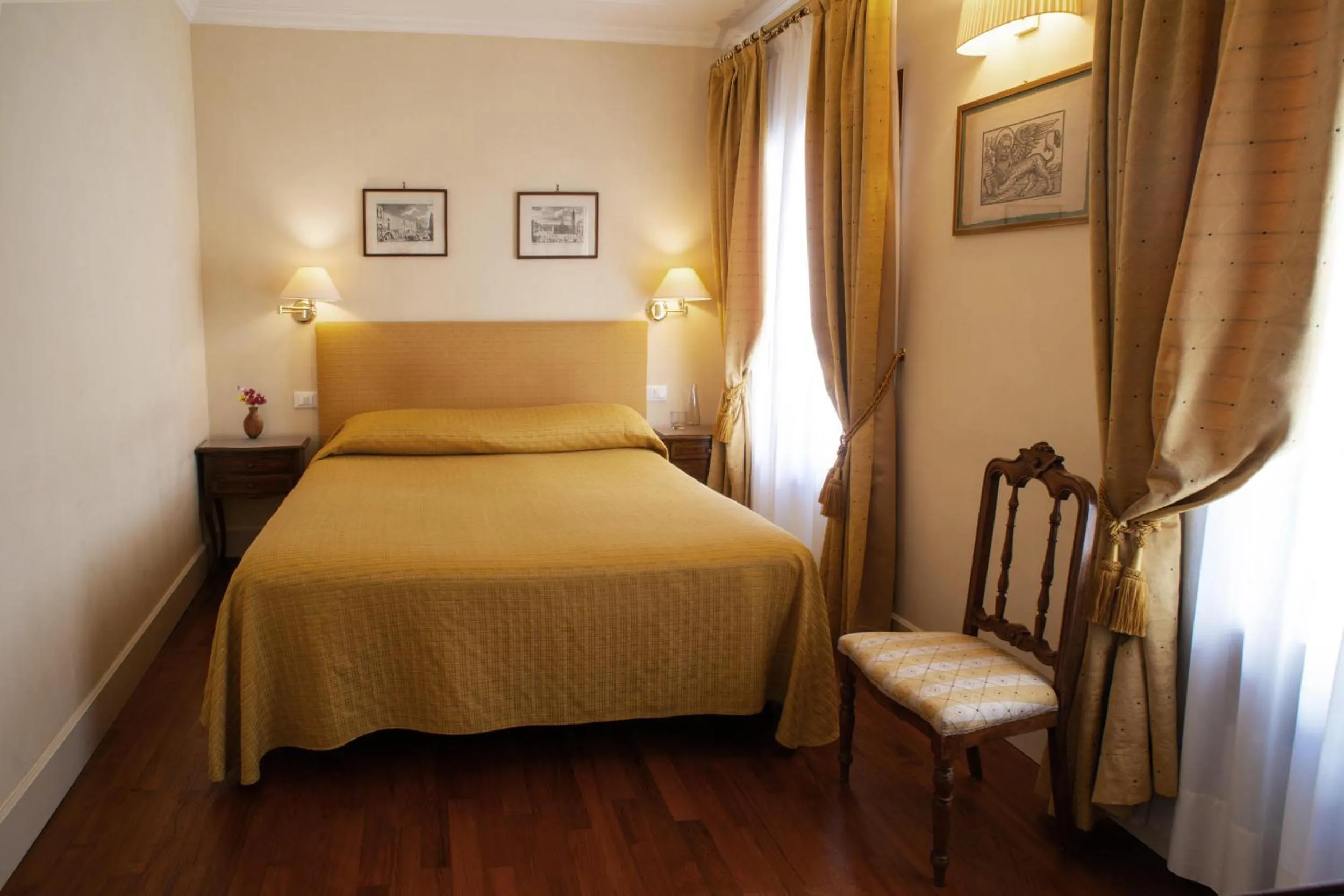 Bedroom, Bed in Hotel Agli Alboretti
