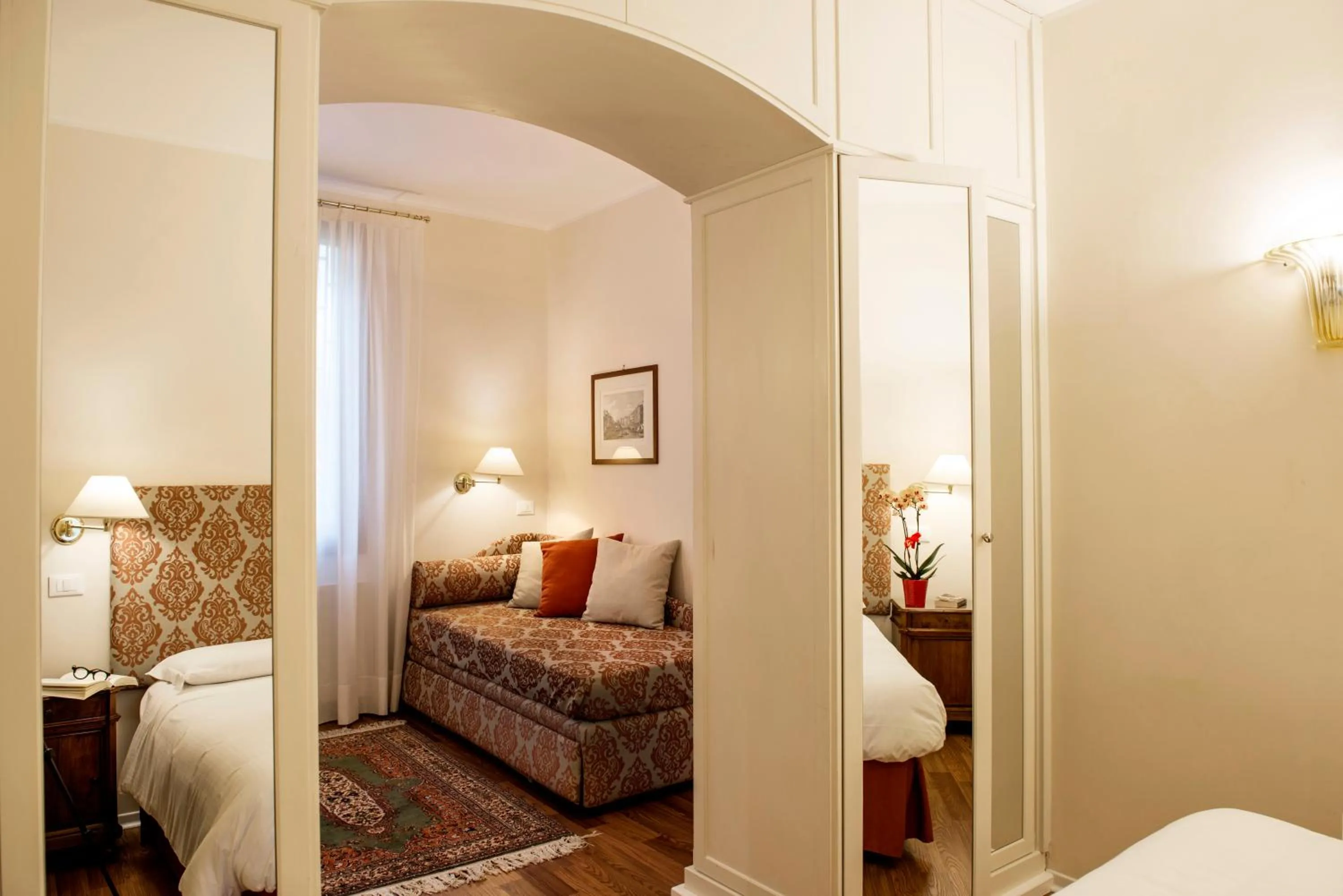 Decorative detail, Bed in Hotel Agli Alboretti