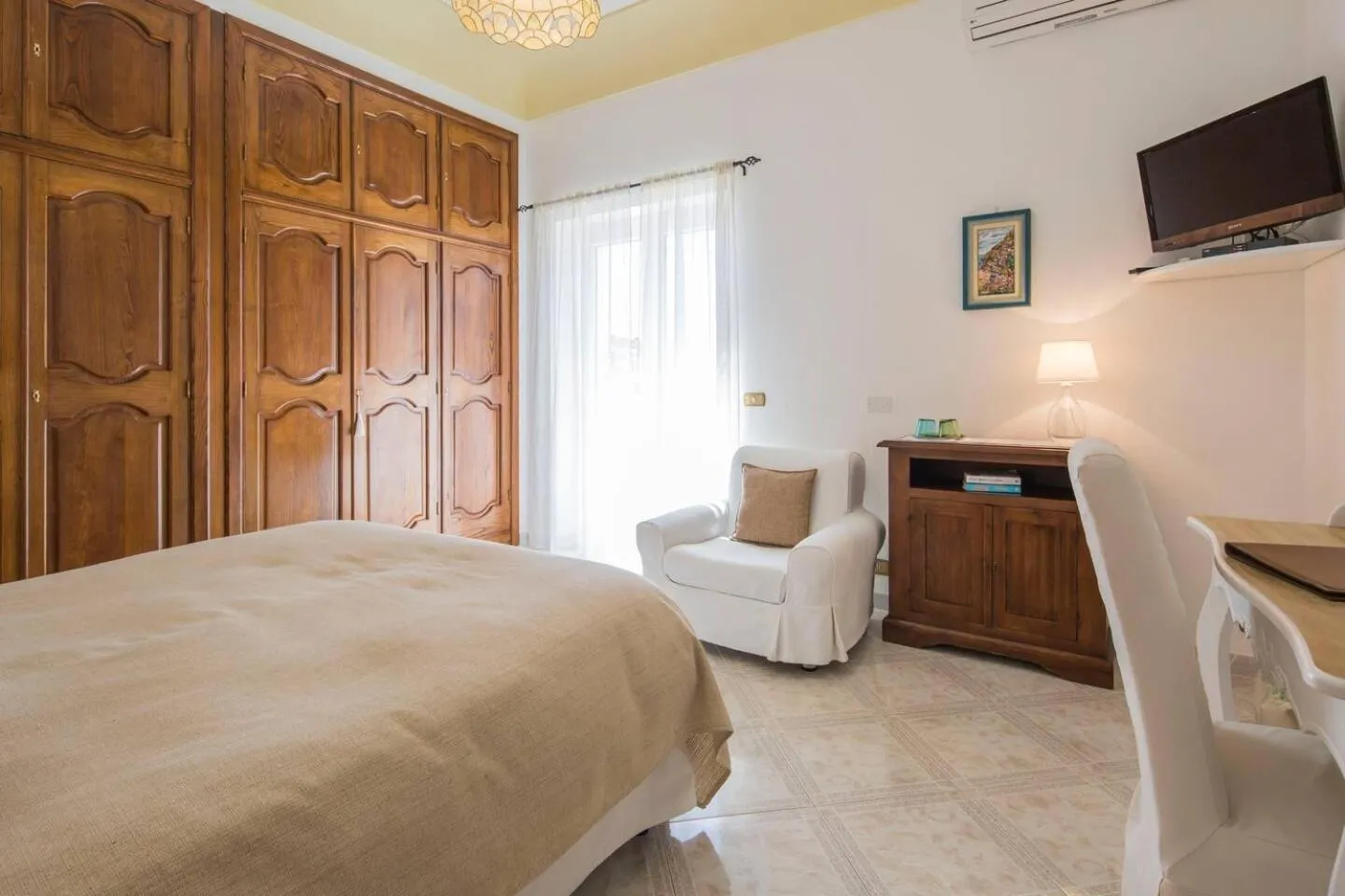Bed in B&B Mamma Rosa Positano