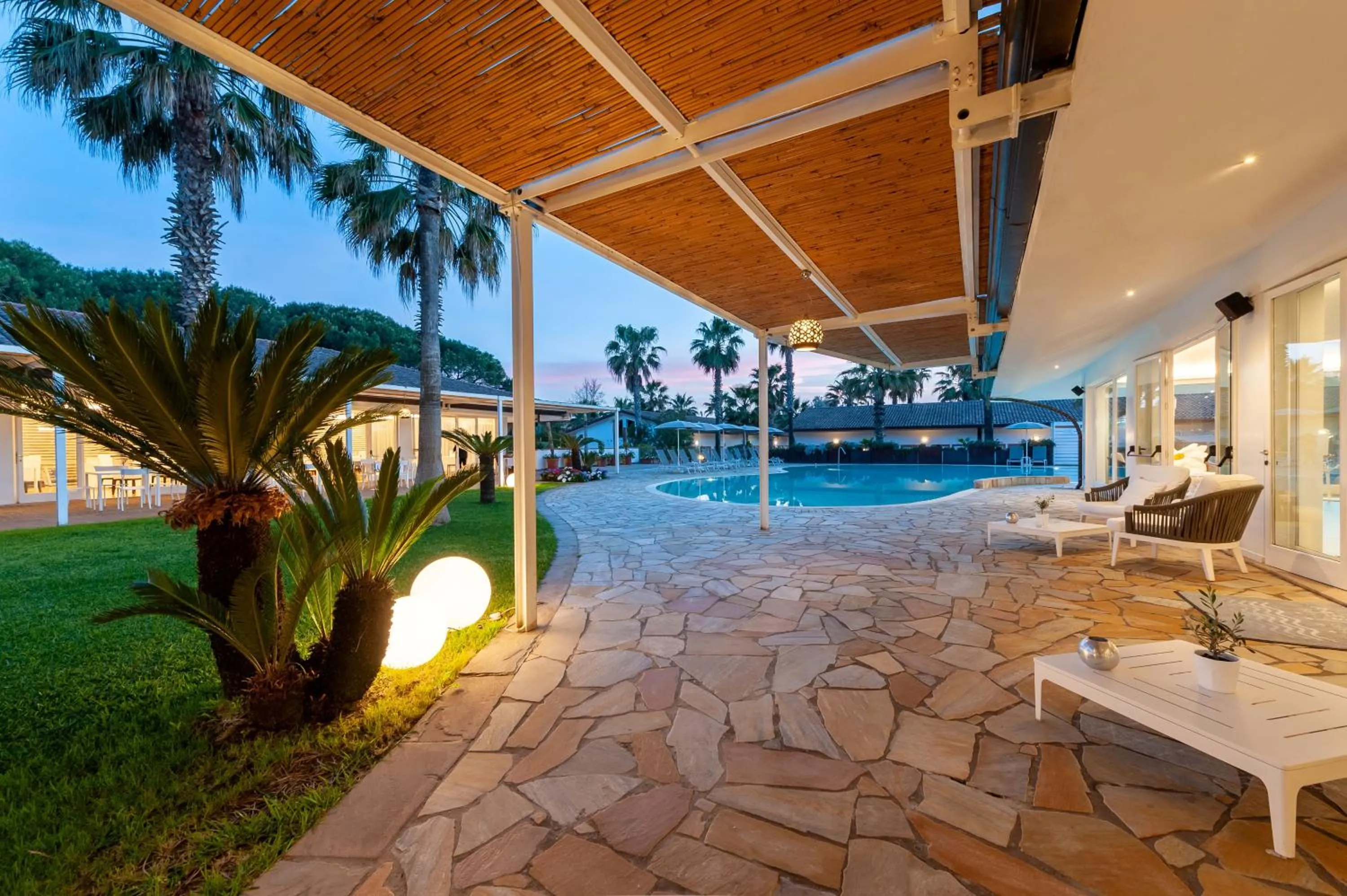 Garden in Paestum Inn Beach Resort