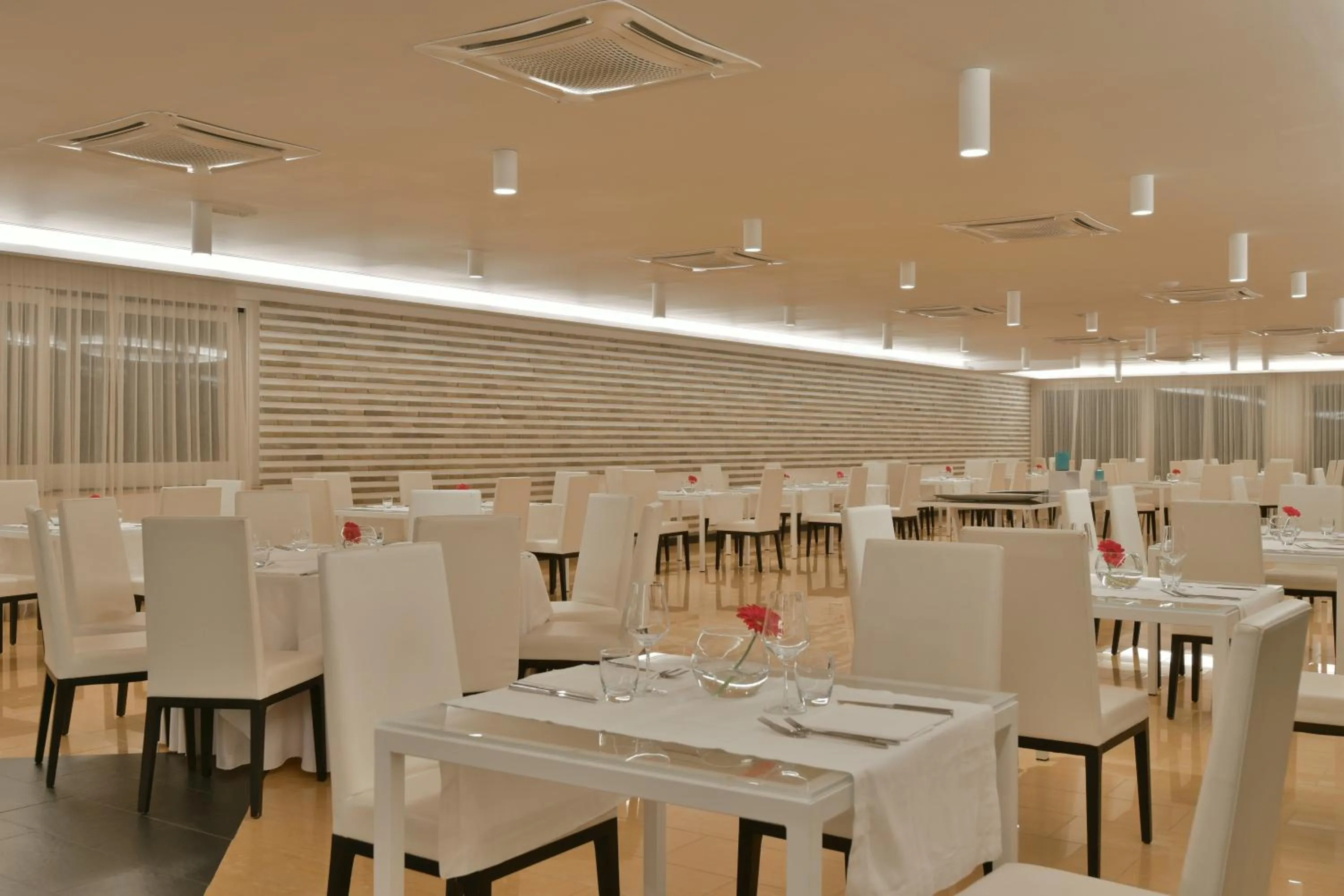 Restaurant/places to eat in Paestum Inn Beach Resort