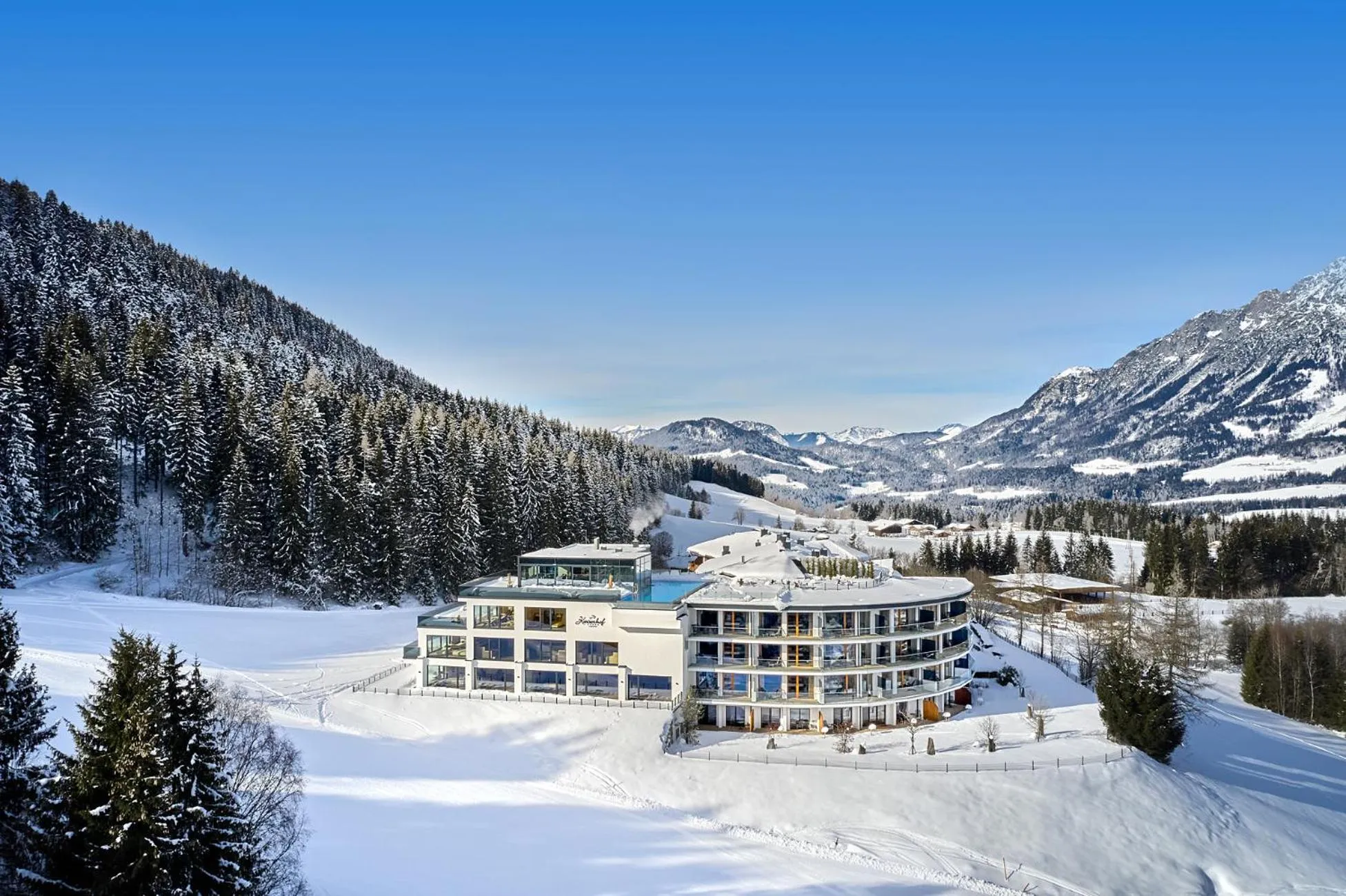 Property building in Kaiserhof Superior