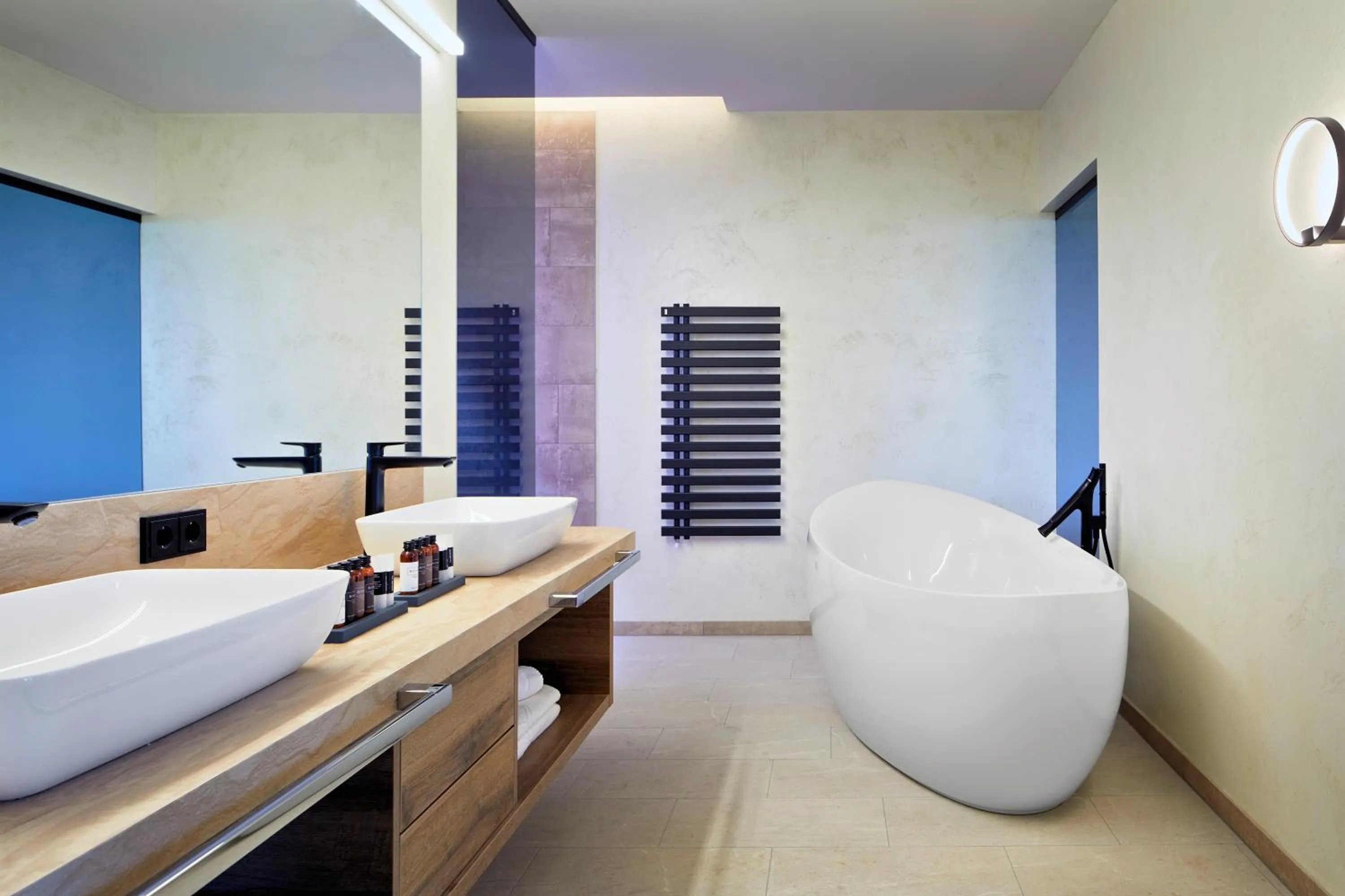 Bathroom, Bed in Kaiserhof Superior