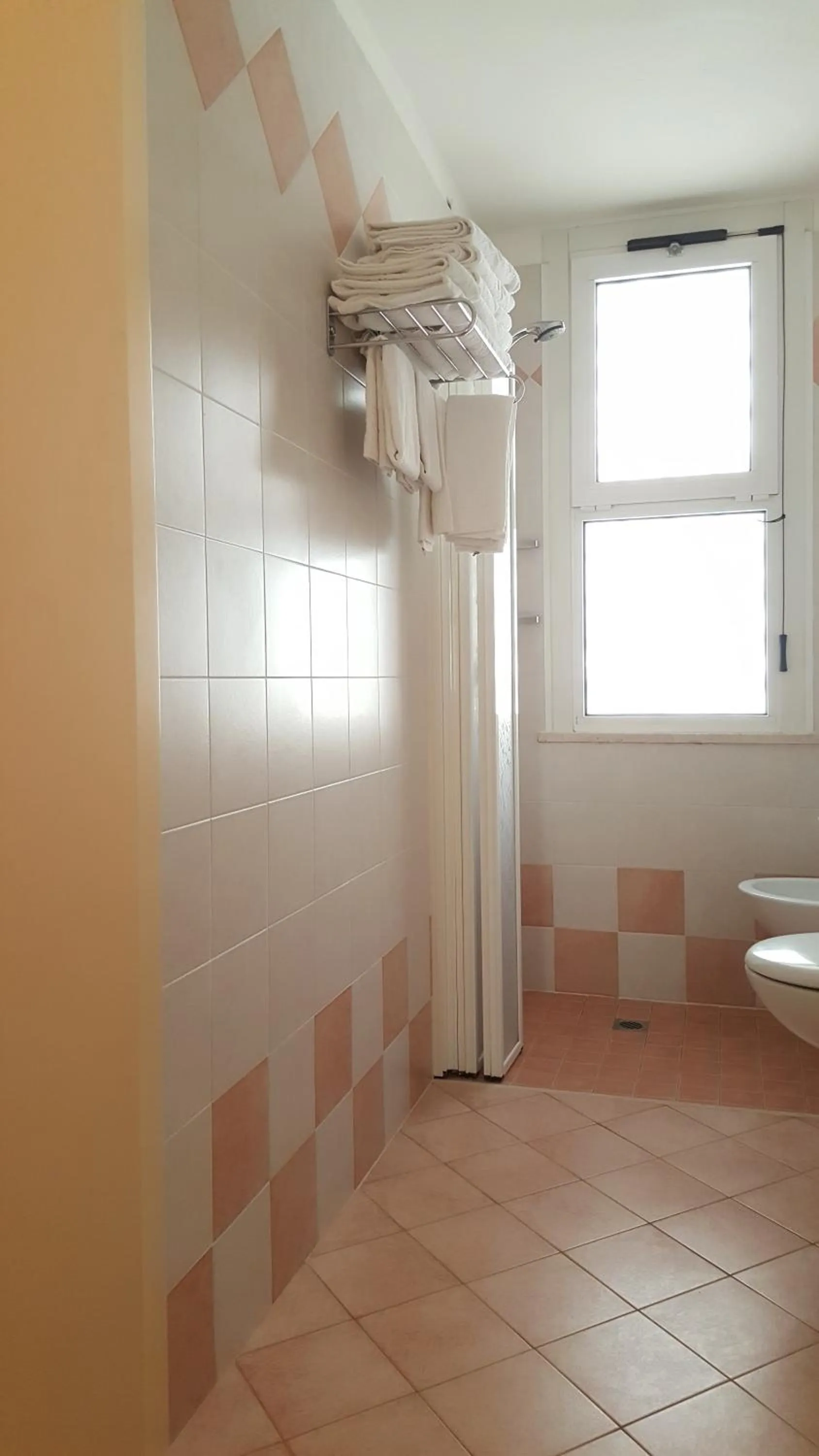 Bathroom in Hotel Losanna Cervia