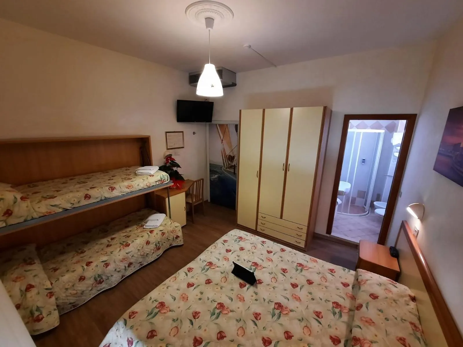 Bed in Hotel Losanna Cervia