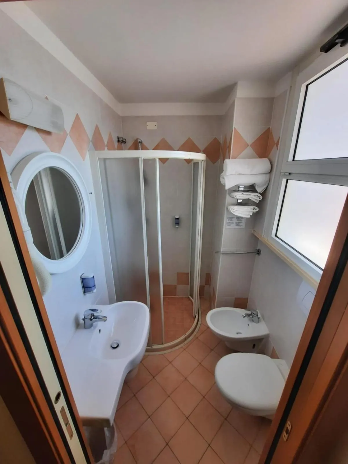 Bathroom in Hotel Losanna Cervia