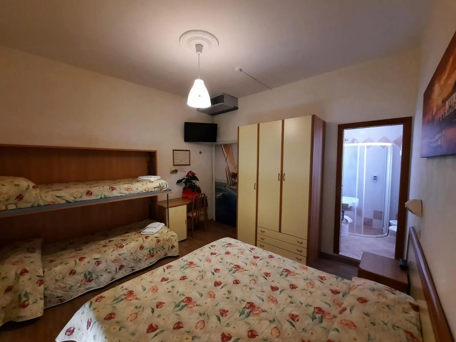 Bedroom, Bed in Hotel Losanna Cervia