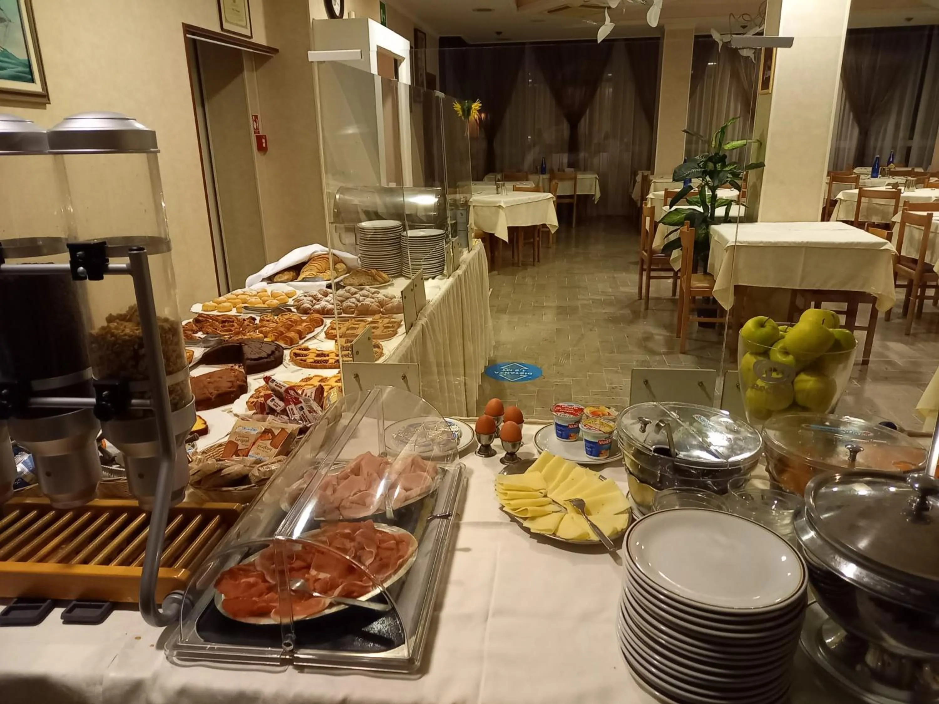 Food and drinks in Hotel Losanna Cervia
