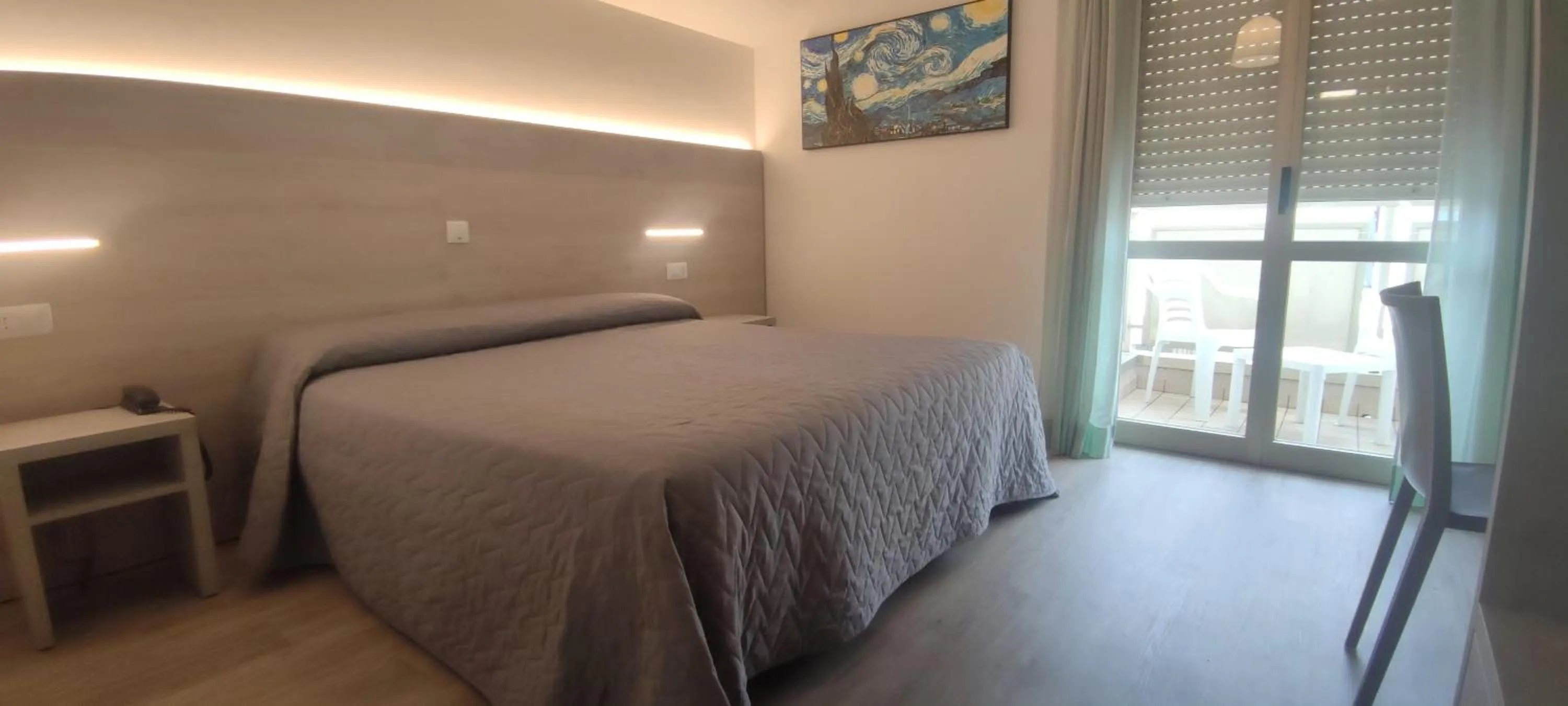 Bed in Hotel Losanna Cervia