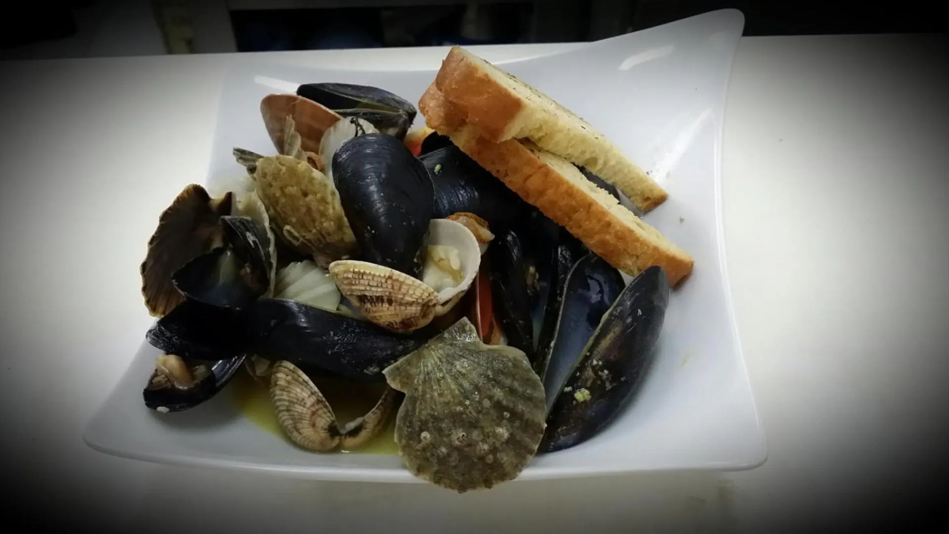 Food and drinks in Alfa Hotel