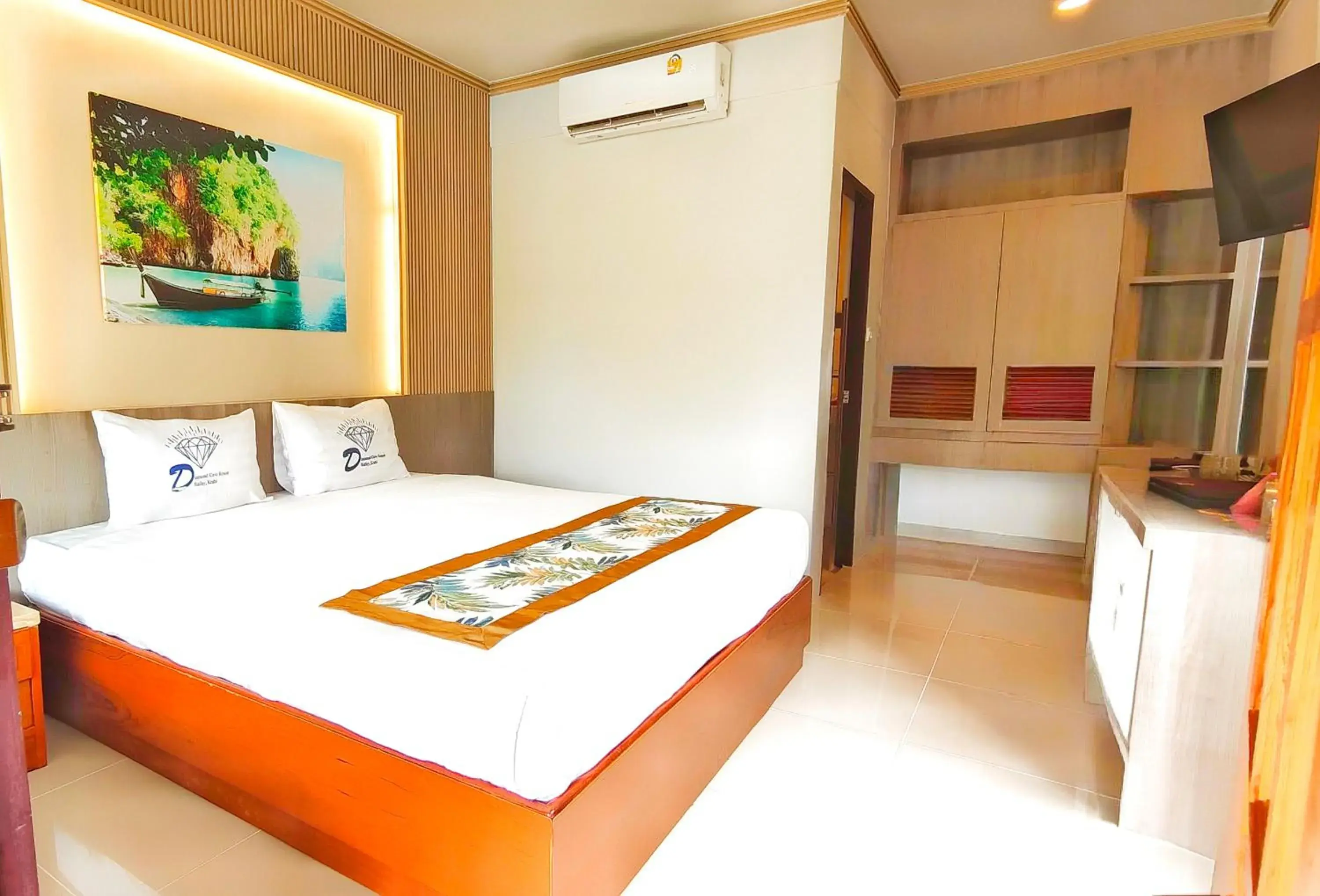 Photo of the whole room, Bed in Diamond Cave Resort Photo of the whole room, Bed in Diamond Cave Resort