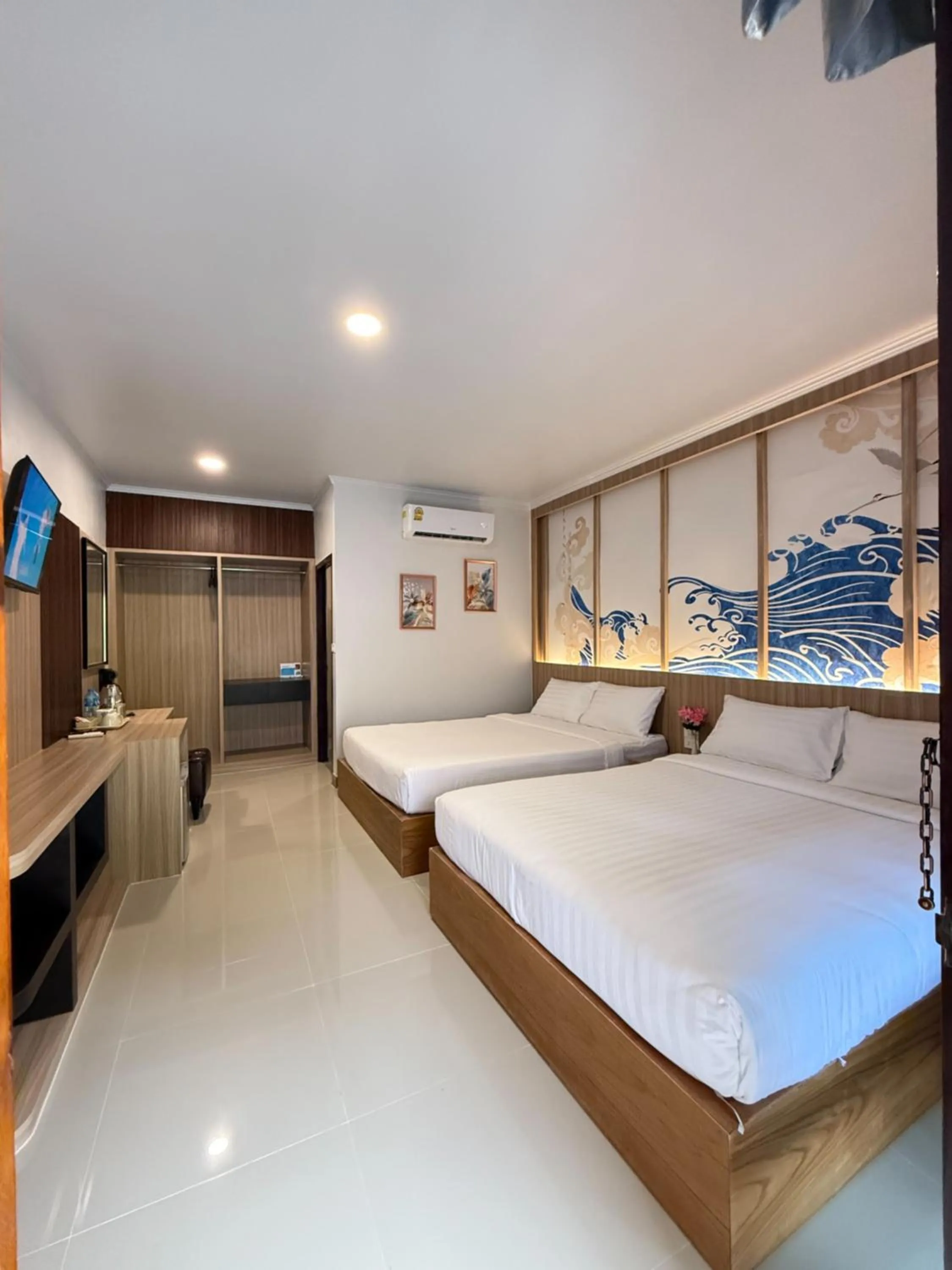 Bed in Diamond Cave Resort