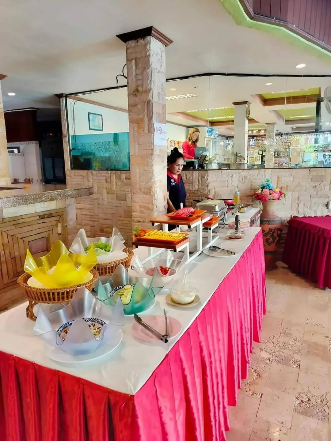 Buffet breakfast in Diamond Cave Resort Buffet breakfast in Diamond Cave Resort