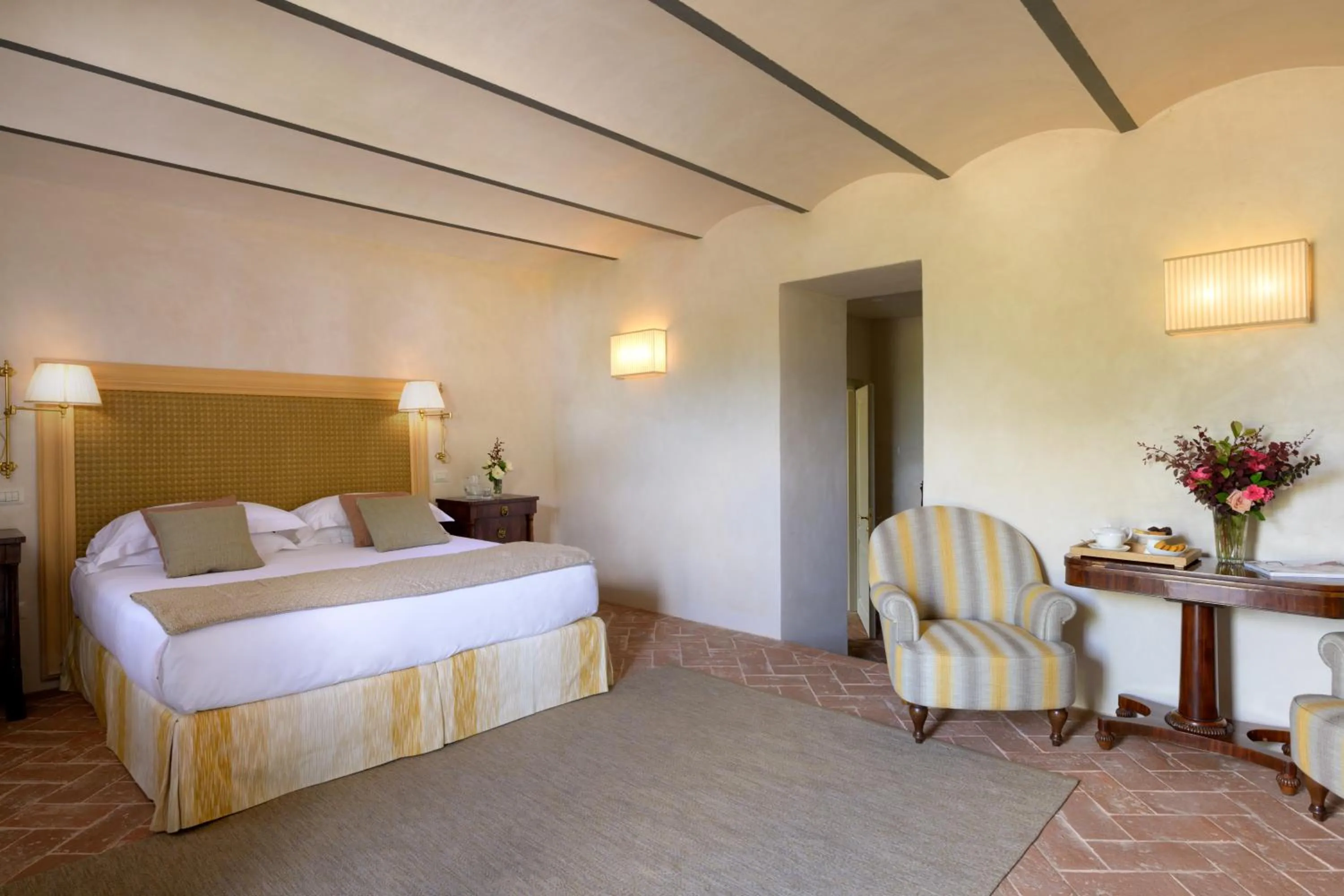 View (from property/room), Bed in Viesca Toscana Suites & Villas